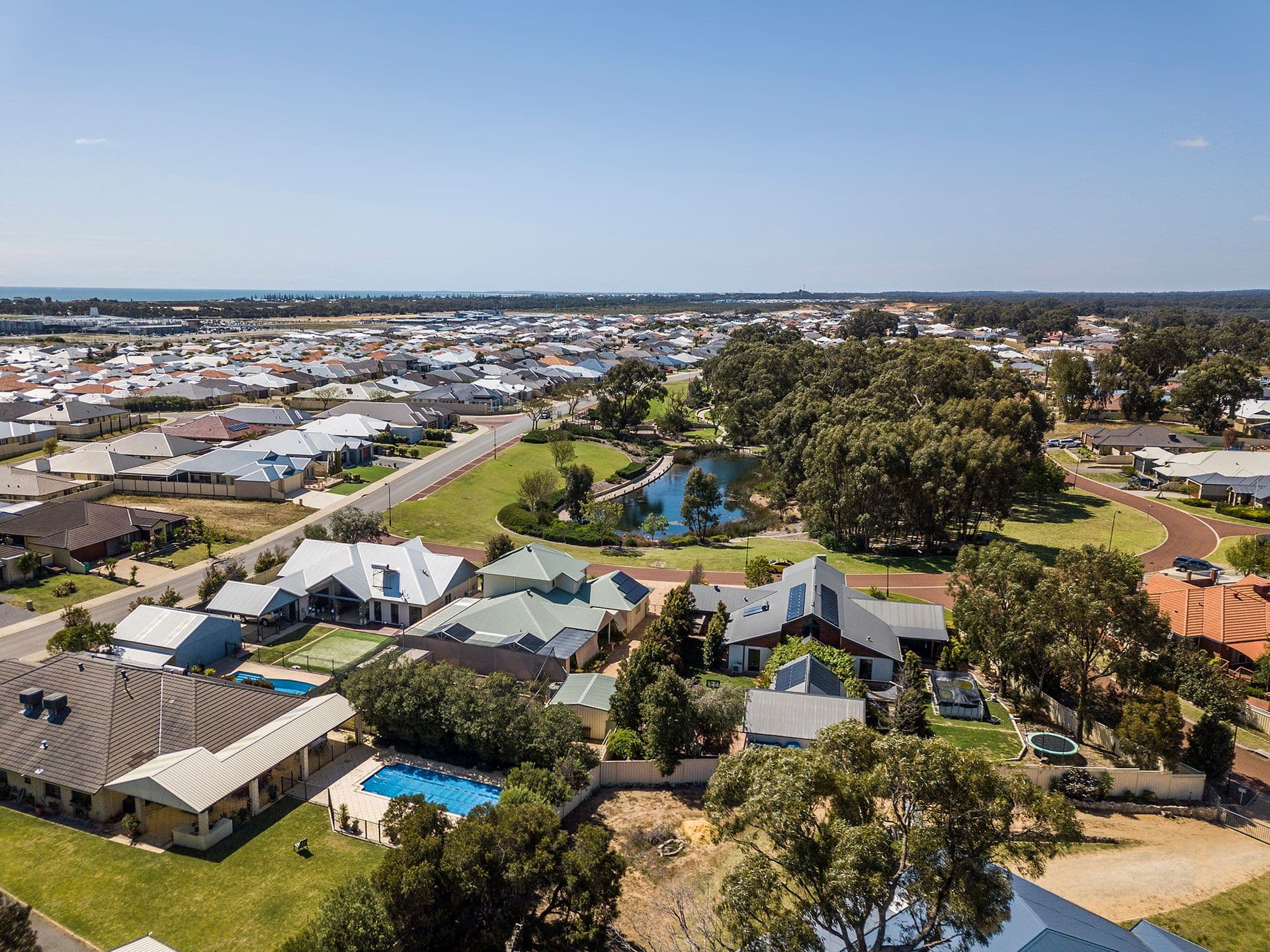 4  Nullewa Parkway, Lakelands, WA, 6180, Lakelands - Thumbnail 2