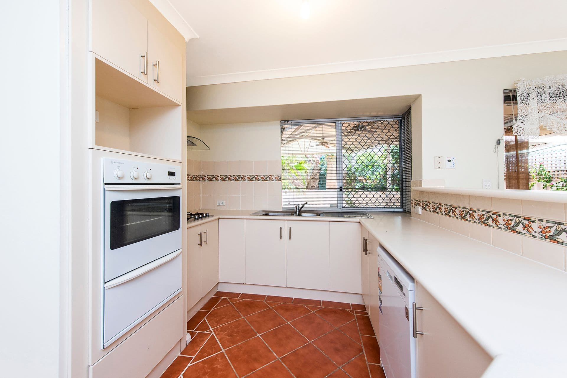 19 Casuarina Drive, Halls Head, WA, 6210, Halls Head - Thumbnail 5