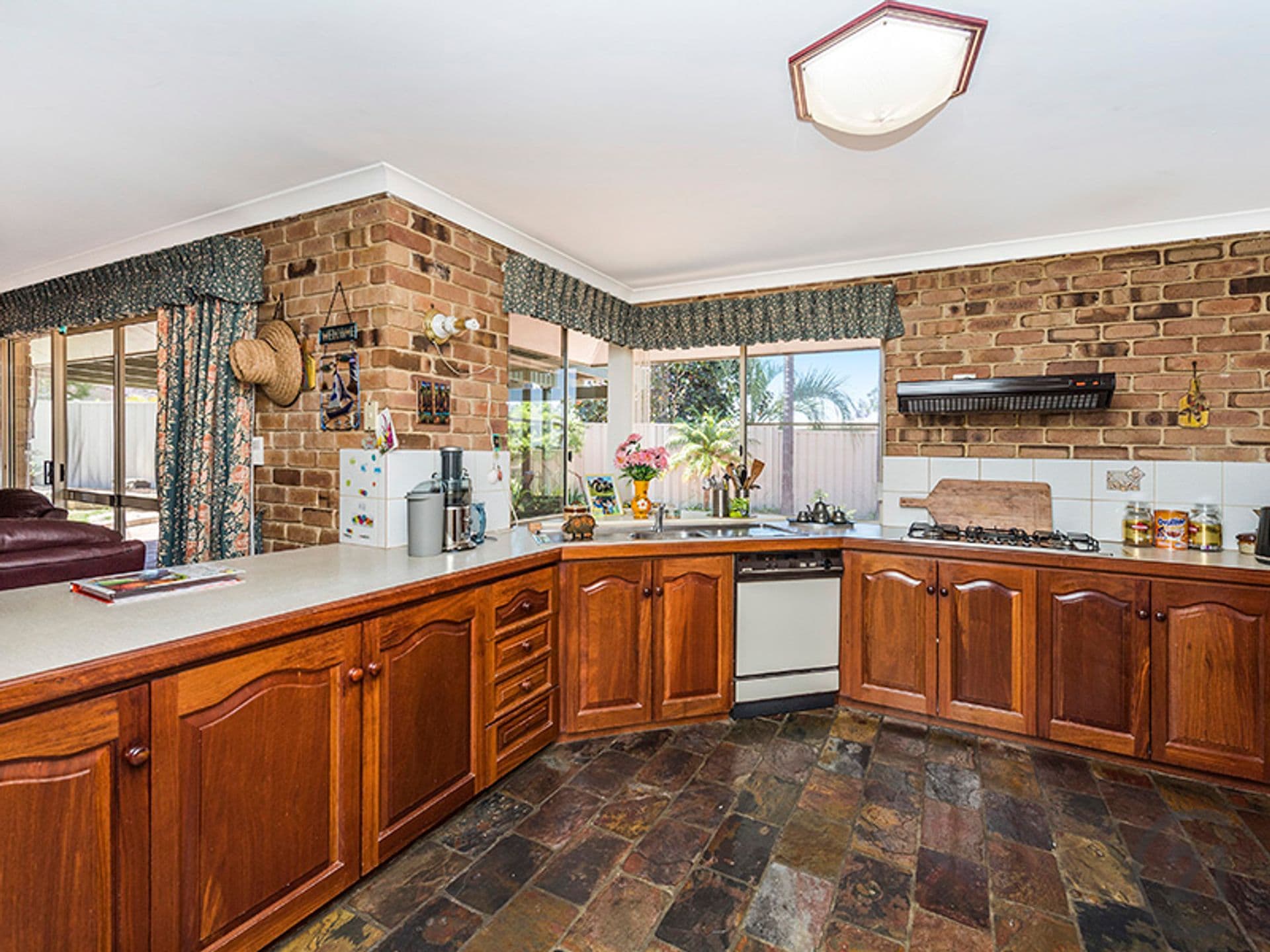 7 Pepperwood Rise, Halls Head, WA, 6210, Halls Head - Thumbnail 8