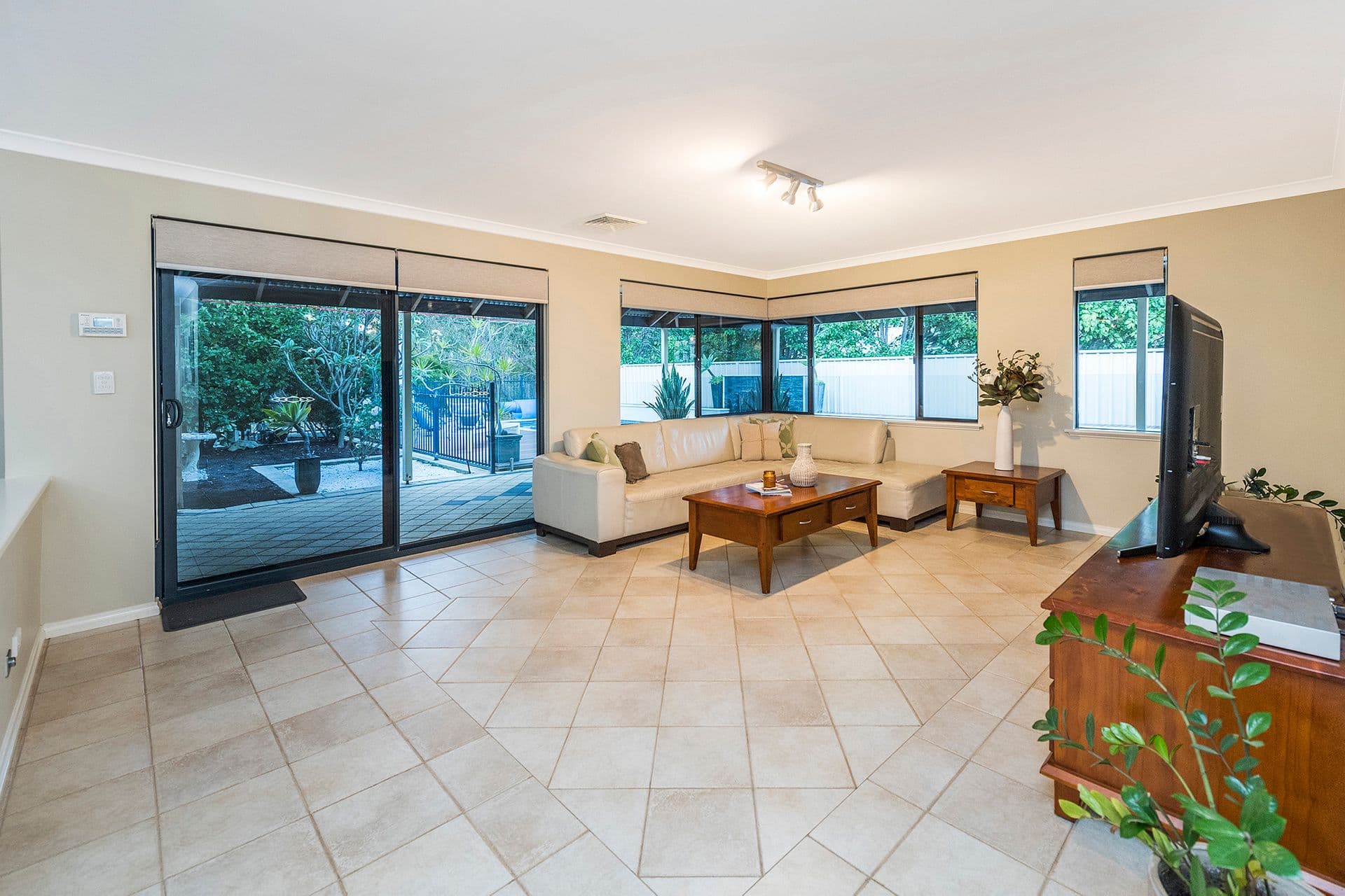6 Dunbar Court, Meadow Springs, WA, 6210, Meadow Springs - Thumbnail 6