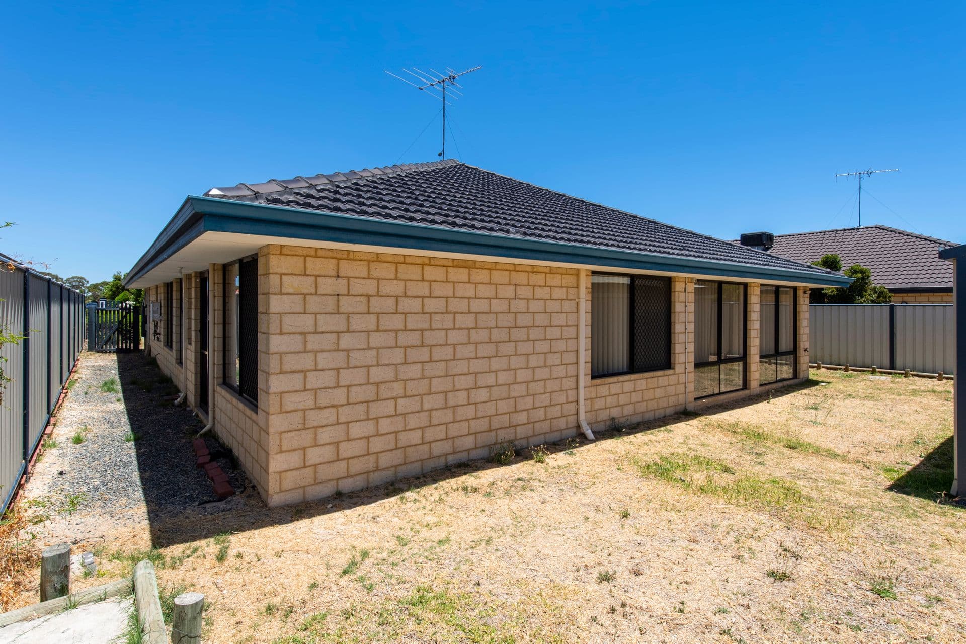 14 Pineknoll Gardens, Meadow Springs, WA, 6210, Meadow Springs - Thumbnail 3