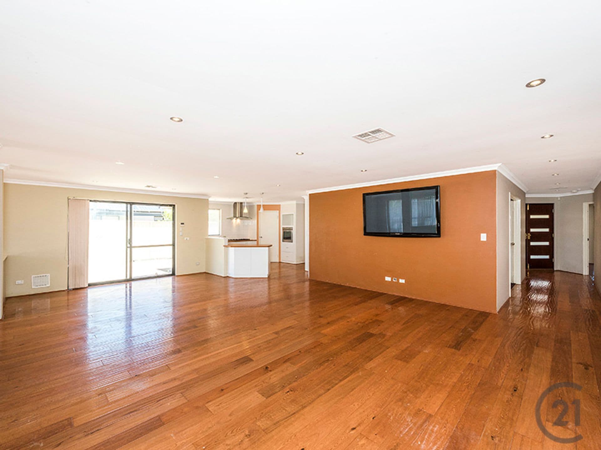 10 Garcia Loop, Lakelands, WA, 6180, Lakelands - Thumbnail 4