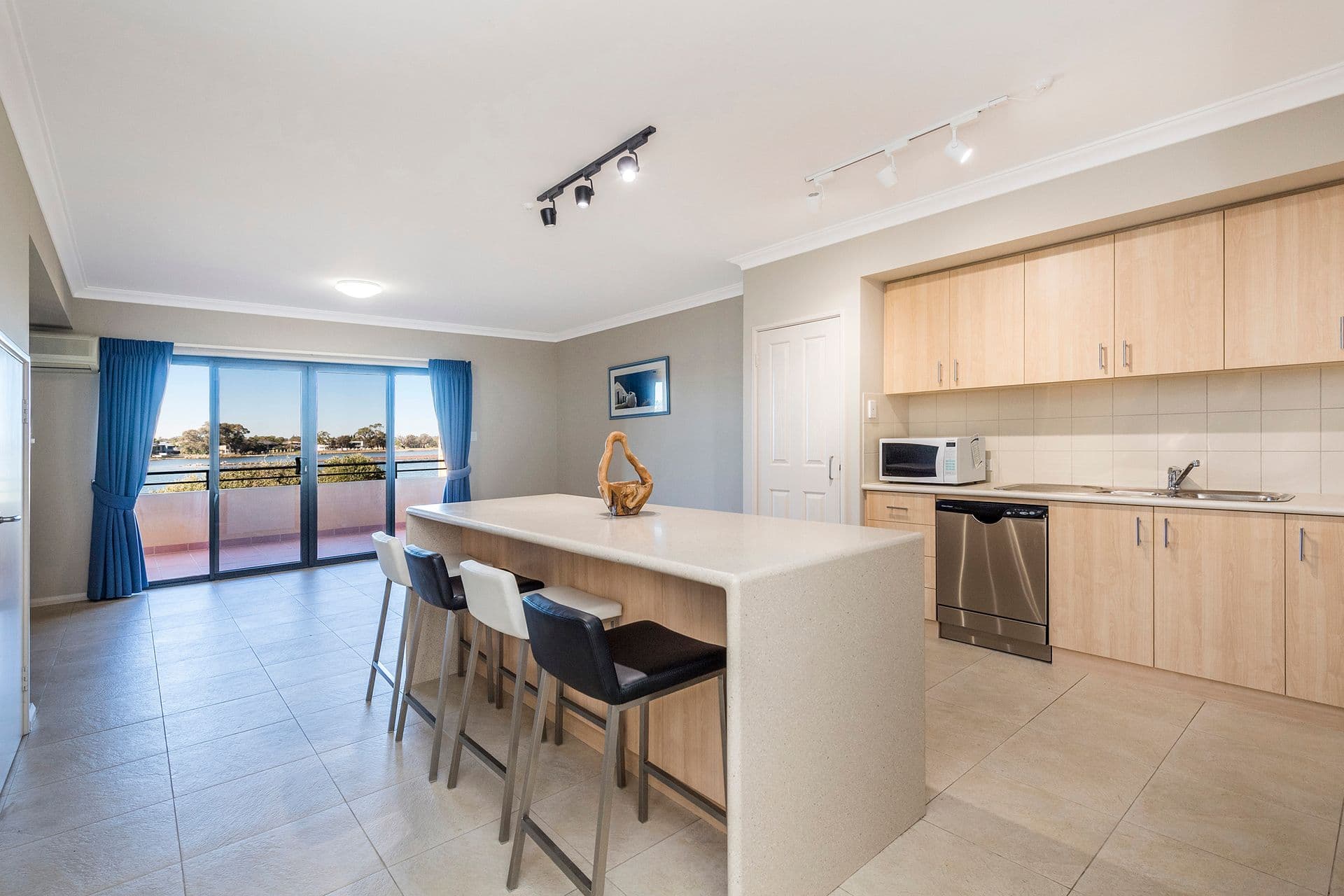 18/19 San Marco Quays, Halls Head, WA, 6210, Halls Head - Thumbnail 3