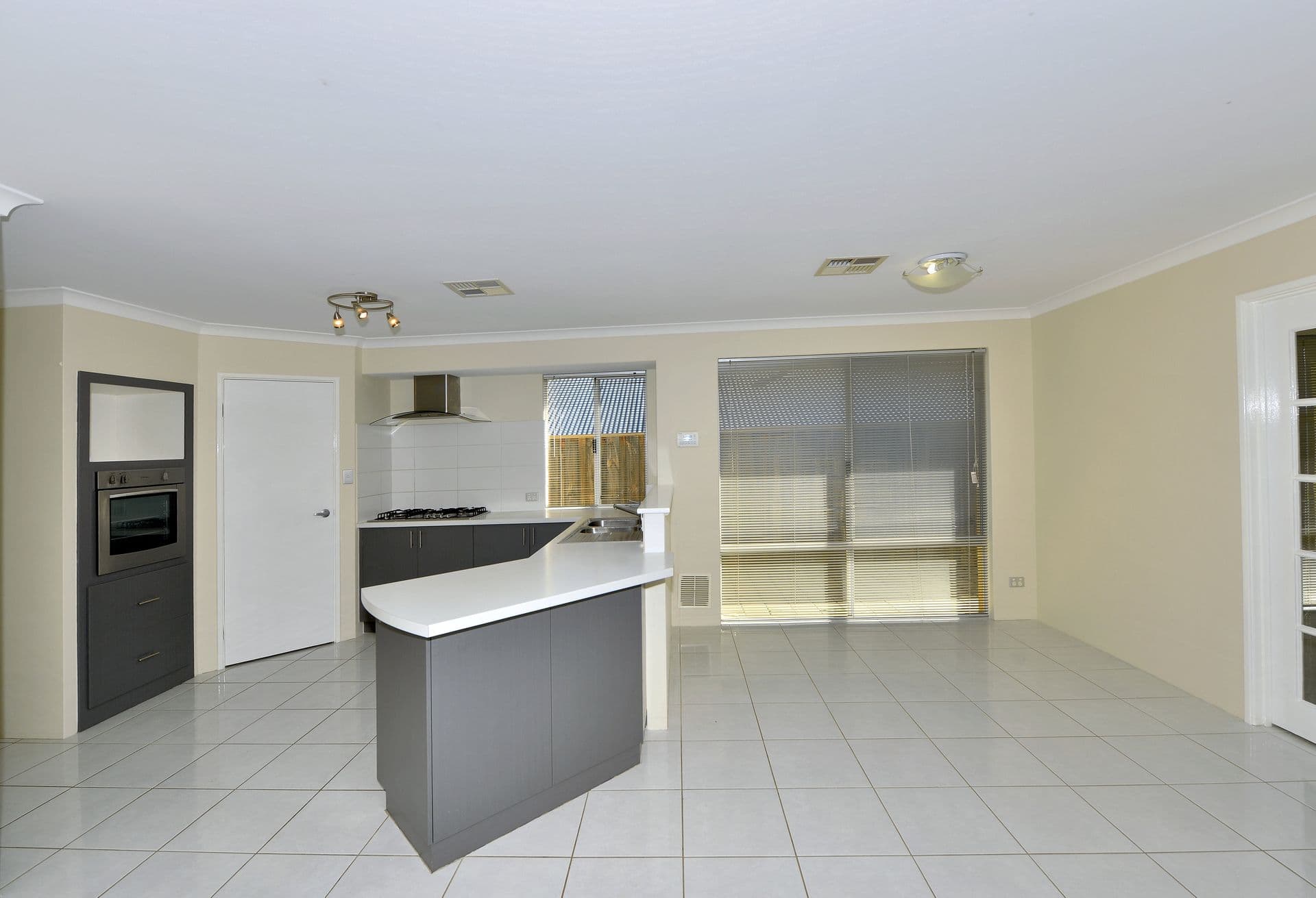 39 Marsdenia Road, Halls Head, WA, 6210, Halls Head - Thumbnail 4