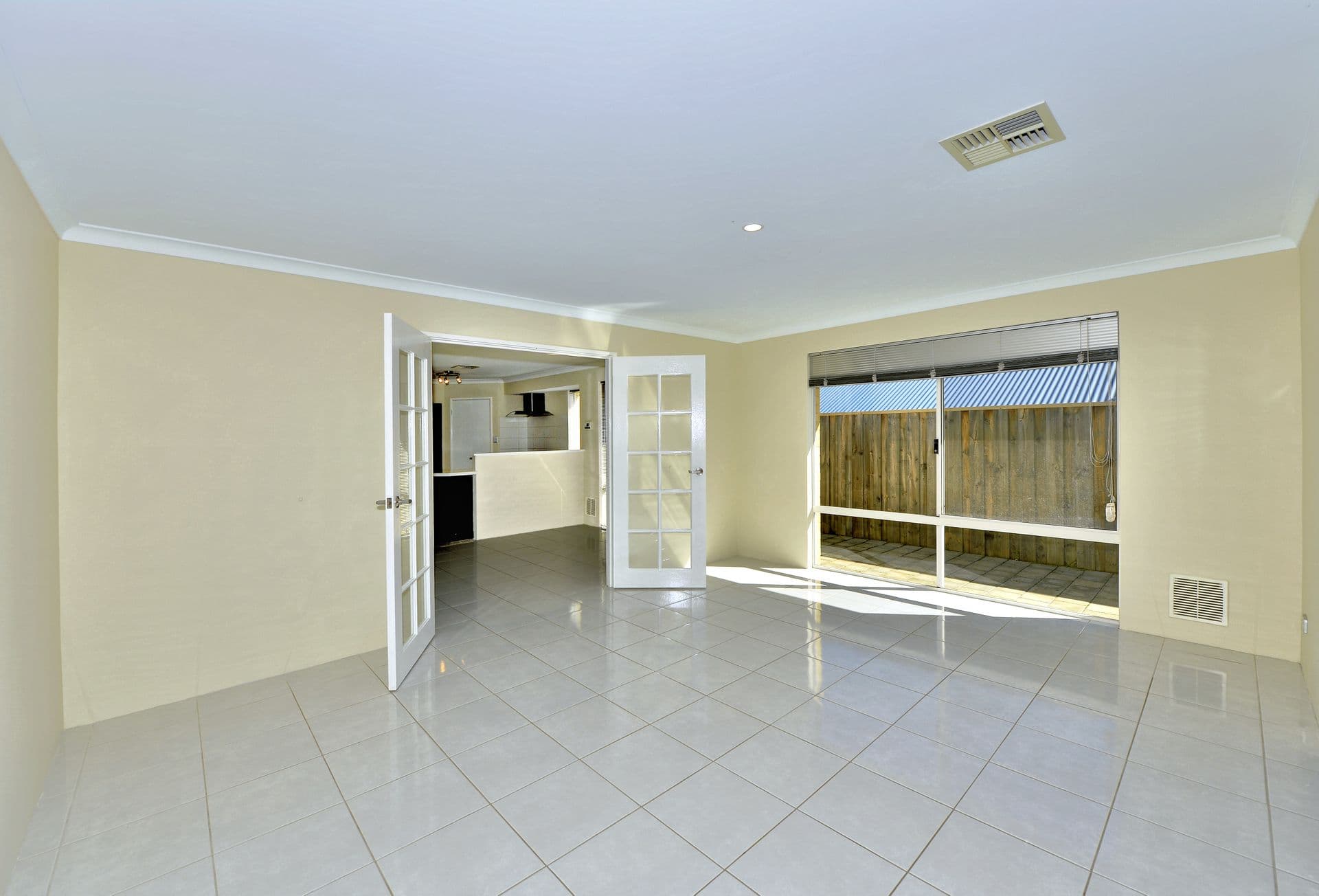 39 Marsdenia Road, Halls Head, WA, 6210, Halls Head - Thumbnail 7