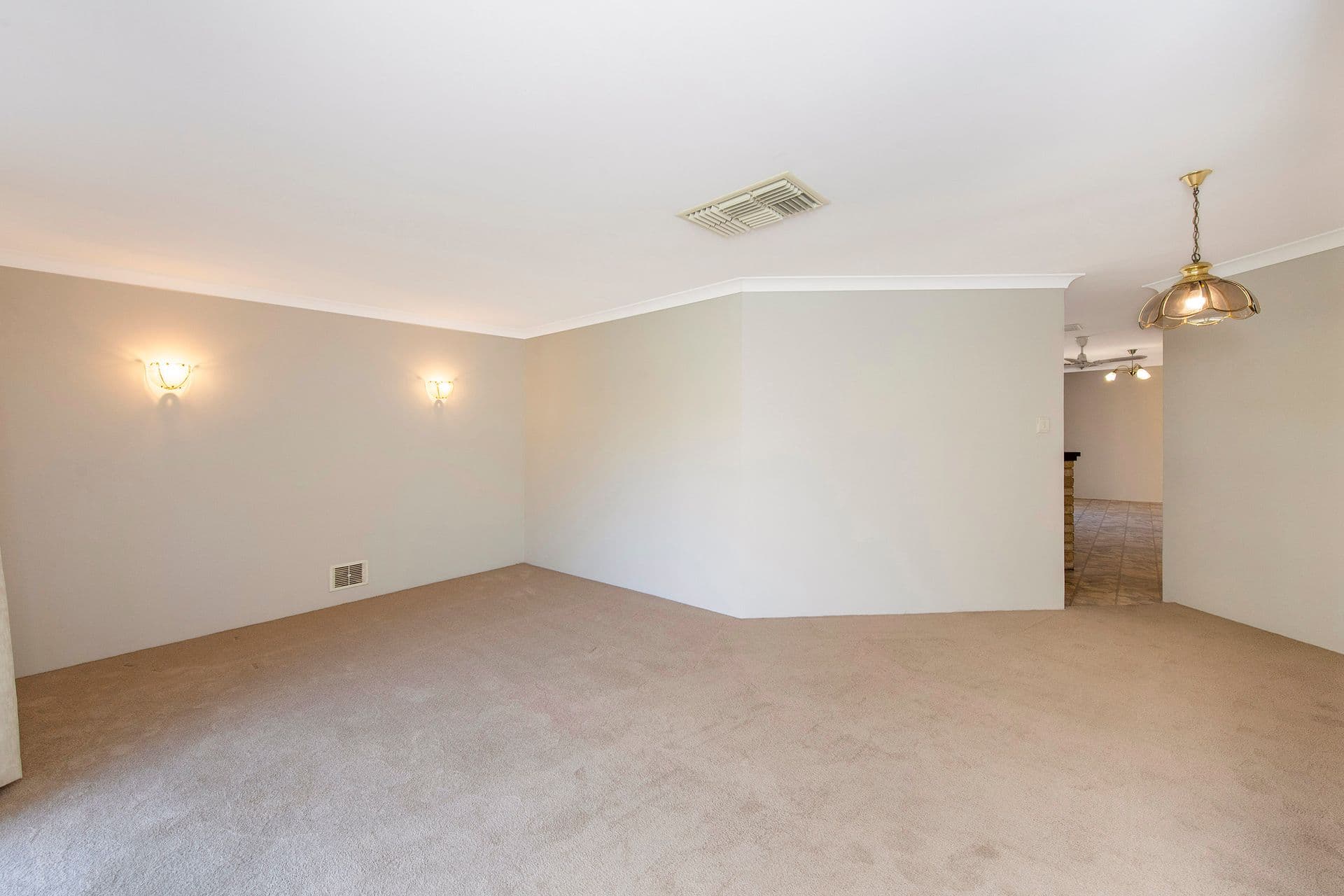 12 Columbia Close, Halls Head, WA, 6210, Halls Head - Thumbnail 4
