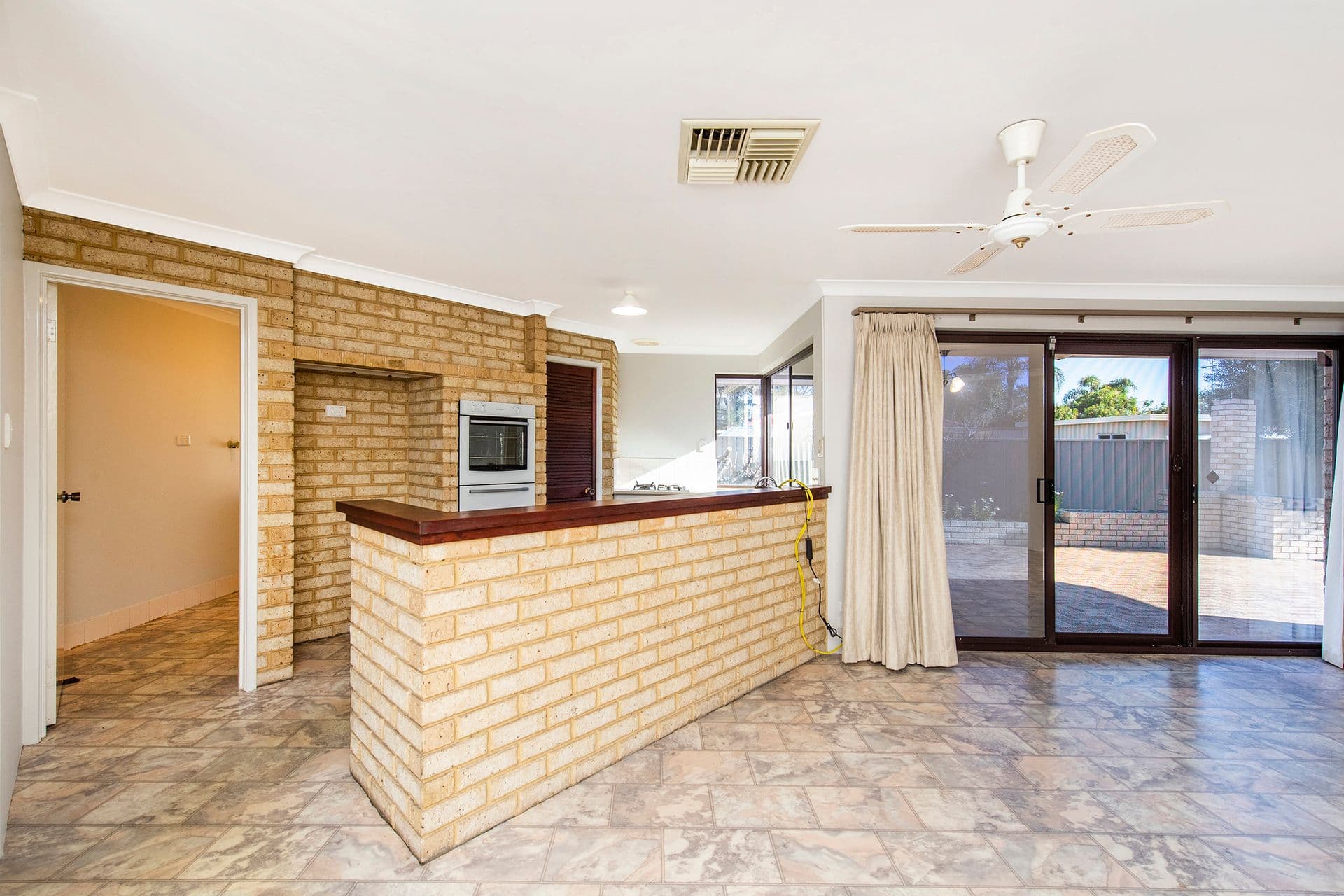 12 Columbia Close, Halls Head, WA, 6210, Halls Head - Thumbnail 5