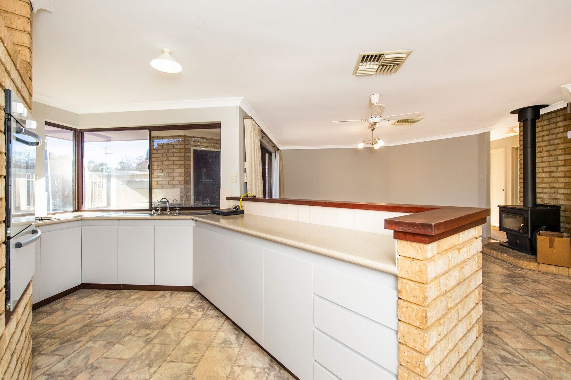 12 Columbia Close, Halls Head, WA, 6210, Halls Head - Thumbnail 7