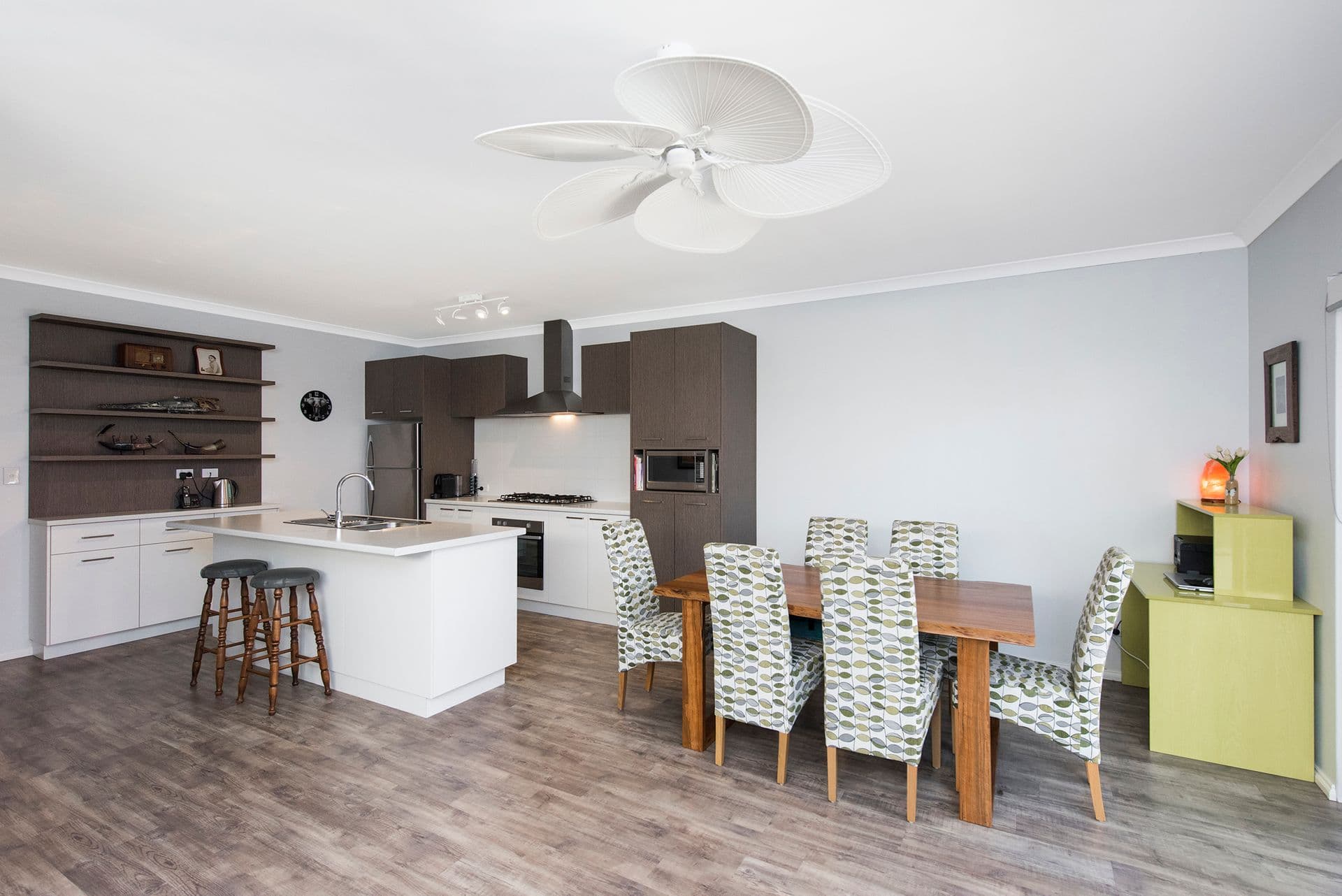 14 Clarendon Circuit, Lakelands, WA, 6180, Lakelands - Thumbnail 3