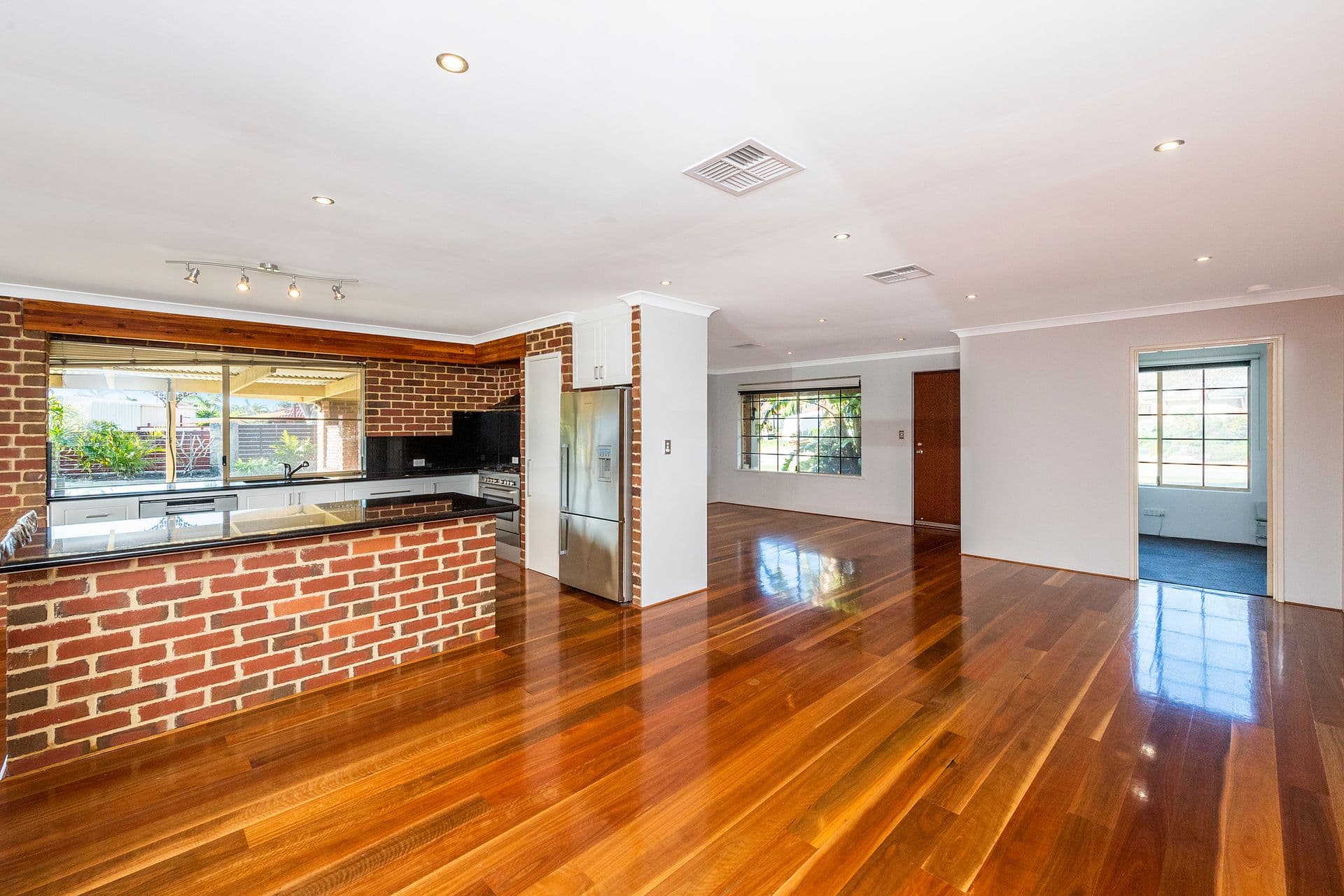 12 Summerlea Avenue, Meadow Springs, WA, 6210, Meadow Springs - Thumbnail 6