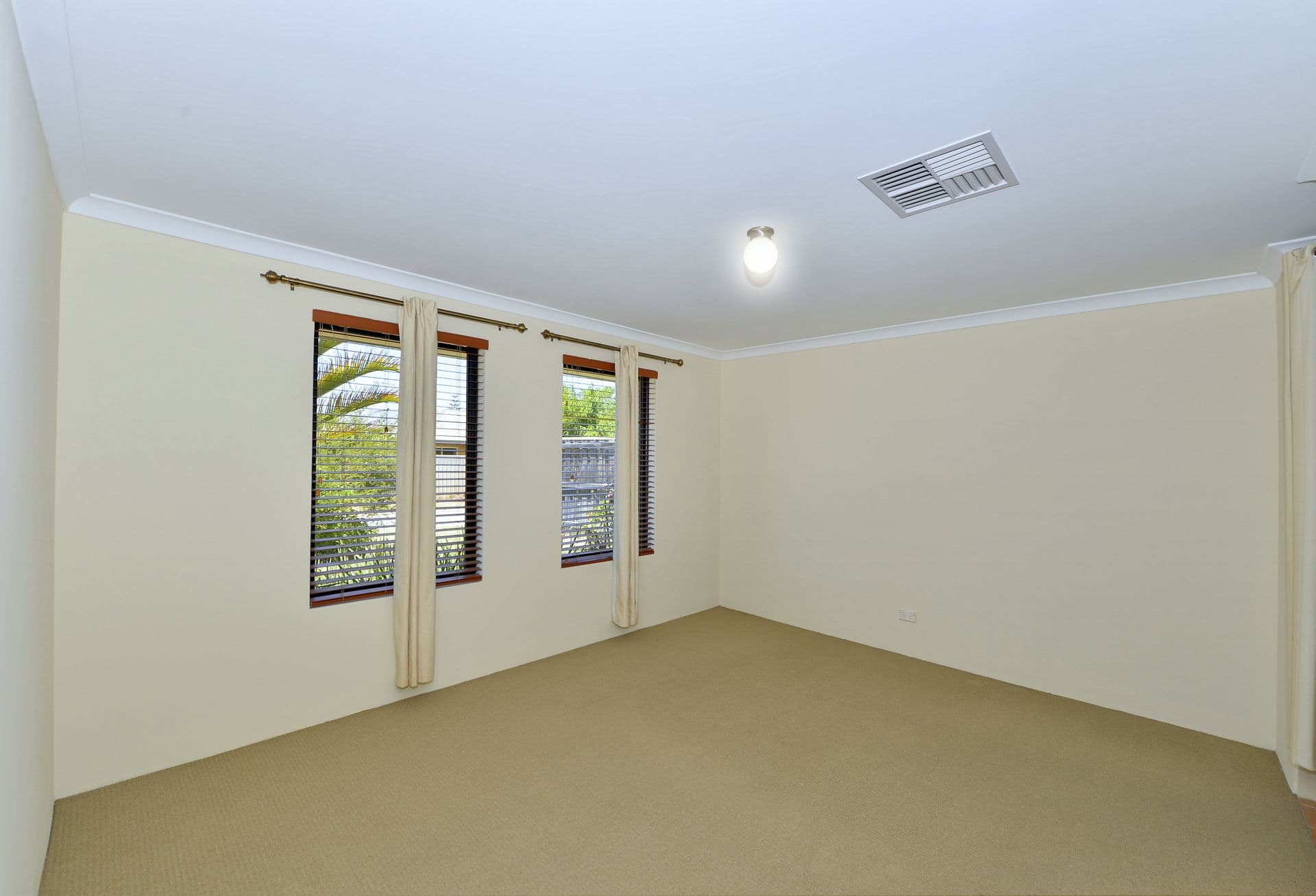 3 Honeymyrtle Grange, Halls Head, WA, 6210, Halls Head - Thumbnail 4