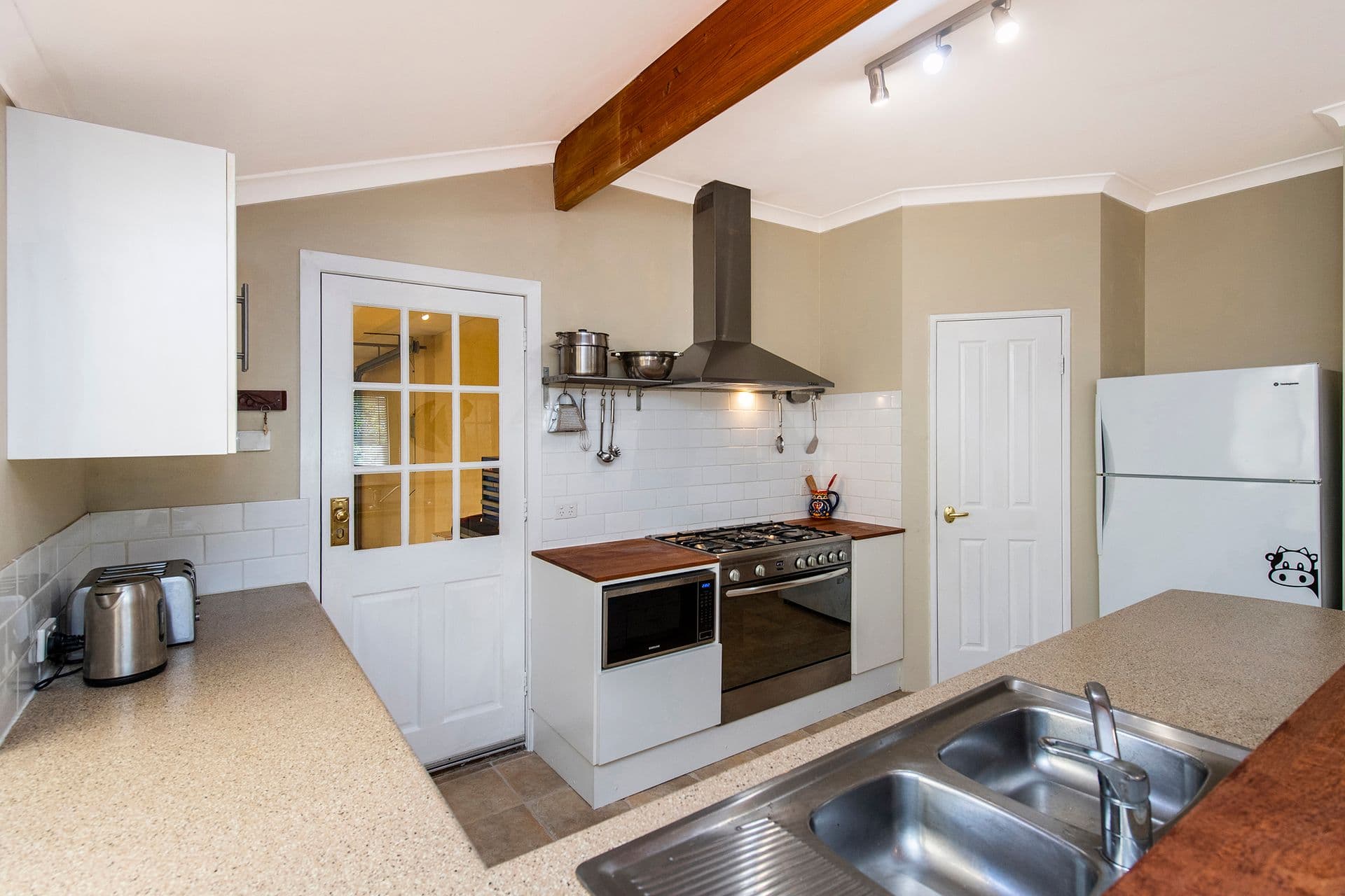 10 Batavia Avenue, Wannanup, WA, 6210, Wannanup - Thumbnail 7