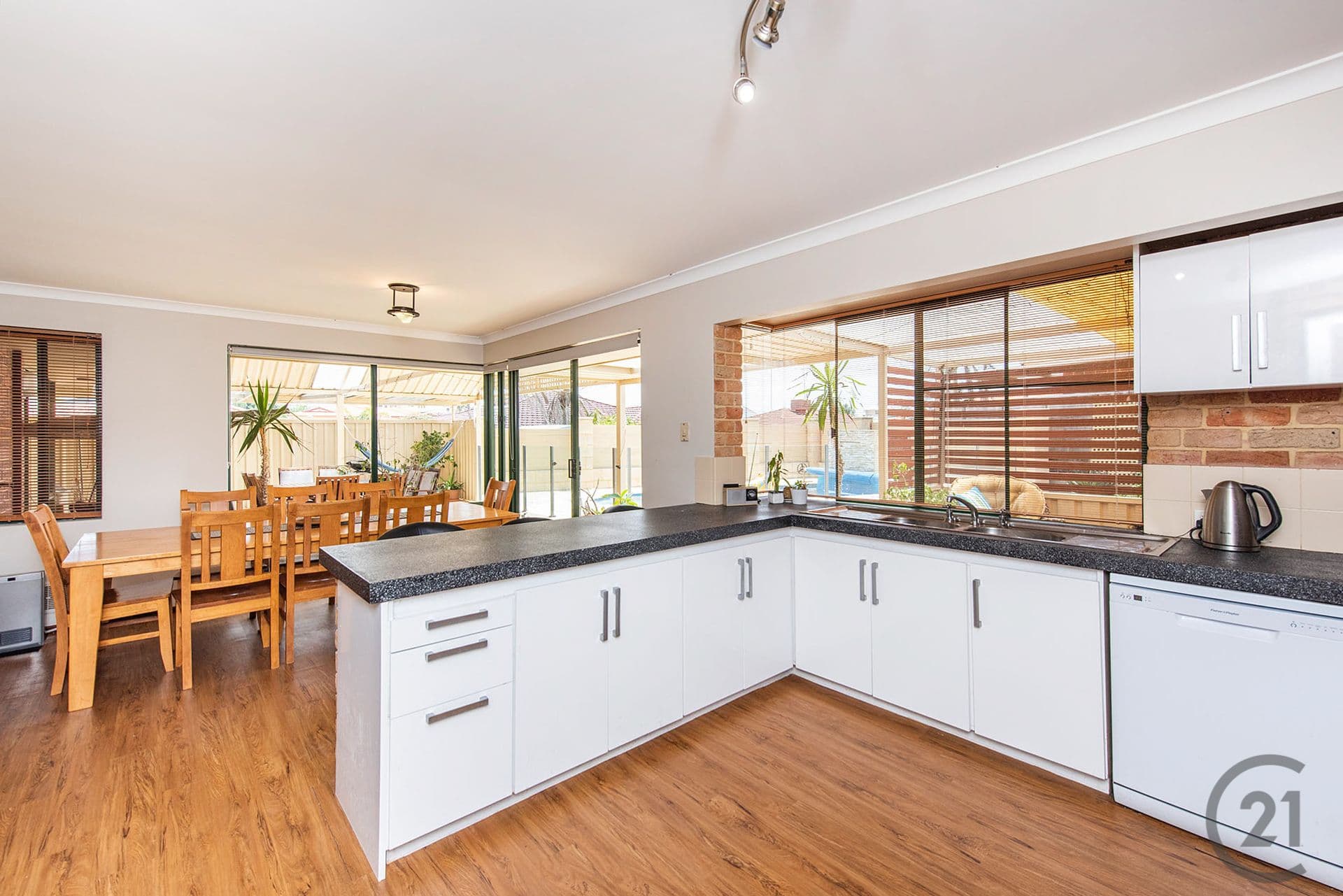10 Bucentaur Place, Halls Head, WA, 6210, Halls Head - Thumbnail 8