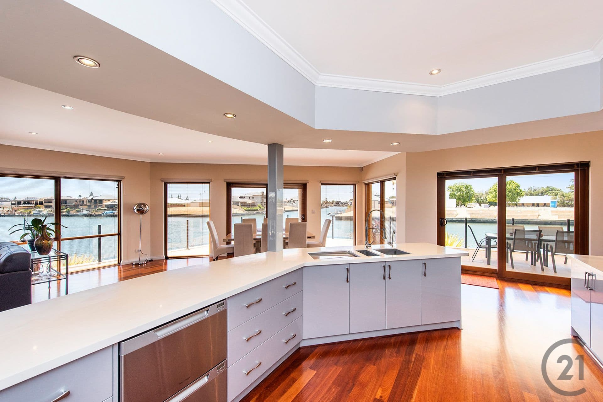 27 Starfire Close, Halls Head, WA, 6210, Halls Head - Thumbnail 4