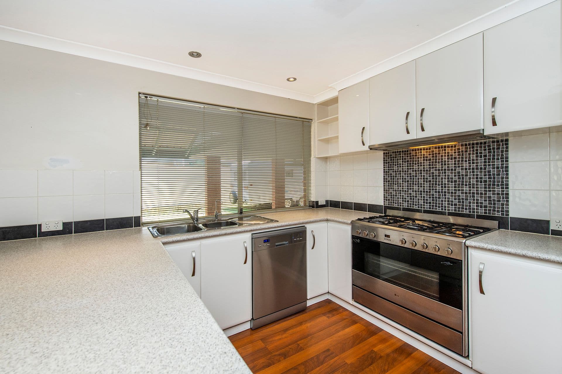 28 Muntries Place, Halls Head, WA, 6210, Halls Head - Thumbnail 6