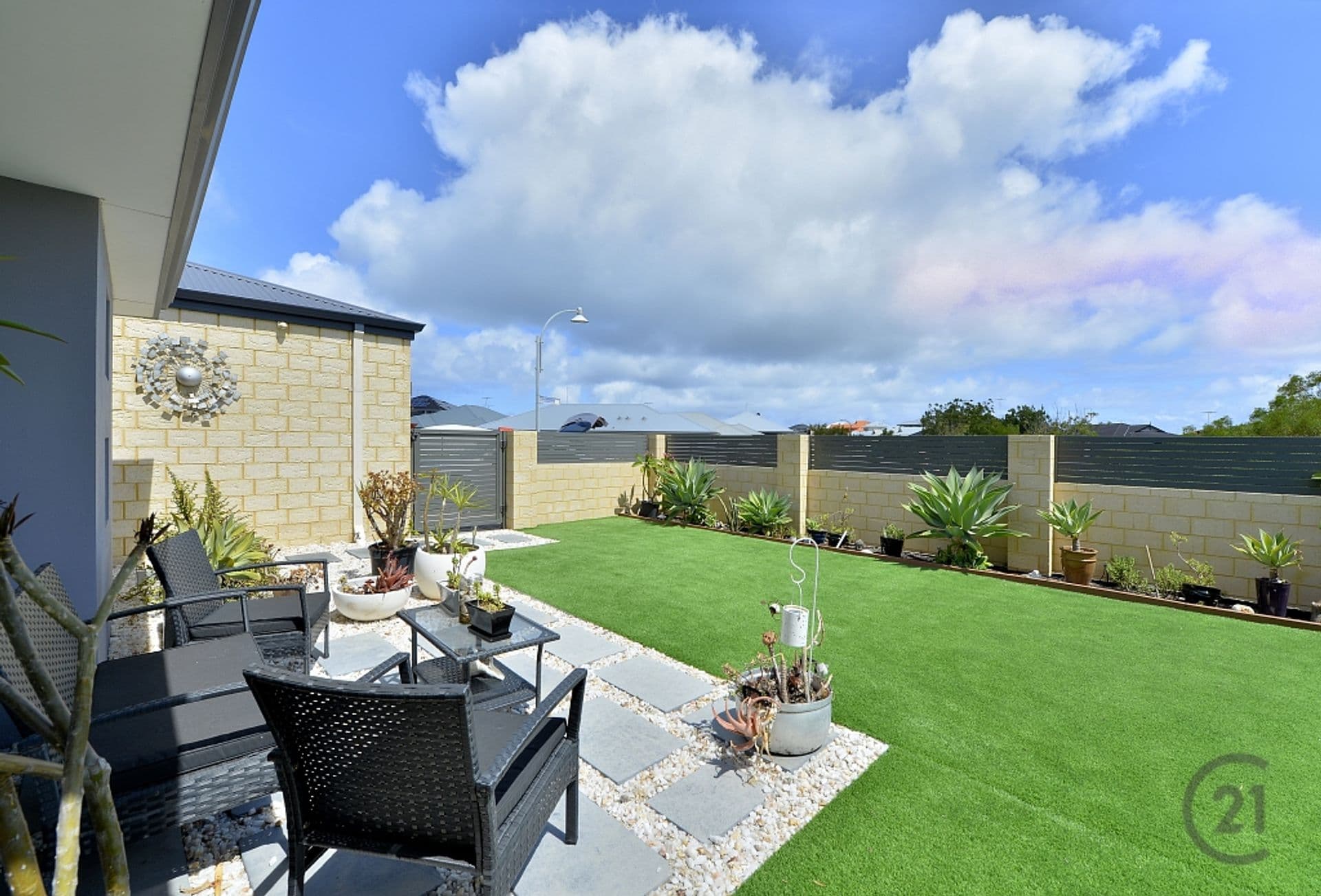 215 Peelwood Parade, Halls Head, WA, 6210, Halls Head - Thumbnail 2