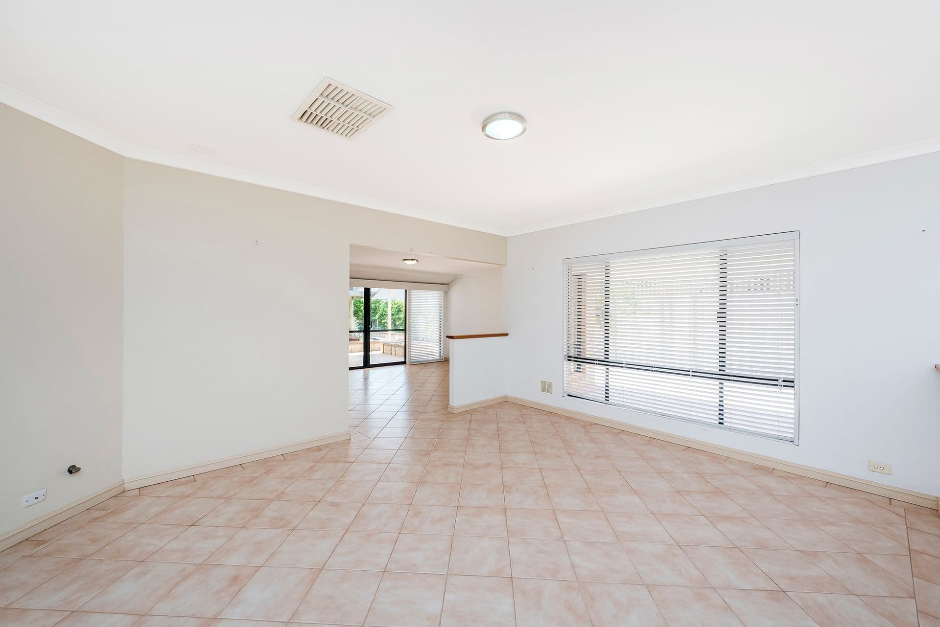 35 Willoughbridge Crescent, Erskine, WA, 6210, Erskine - Thumbnail 7