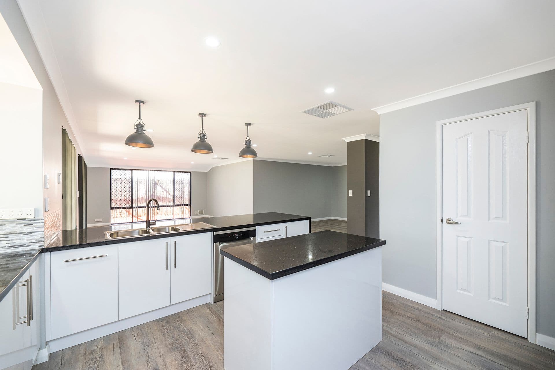 1 Borden Court, Dudley Park, WA, 6210, Dudley Park - Thumbnail 2