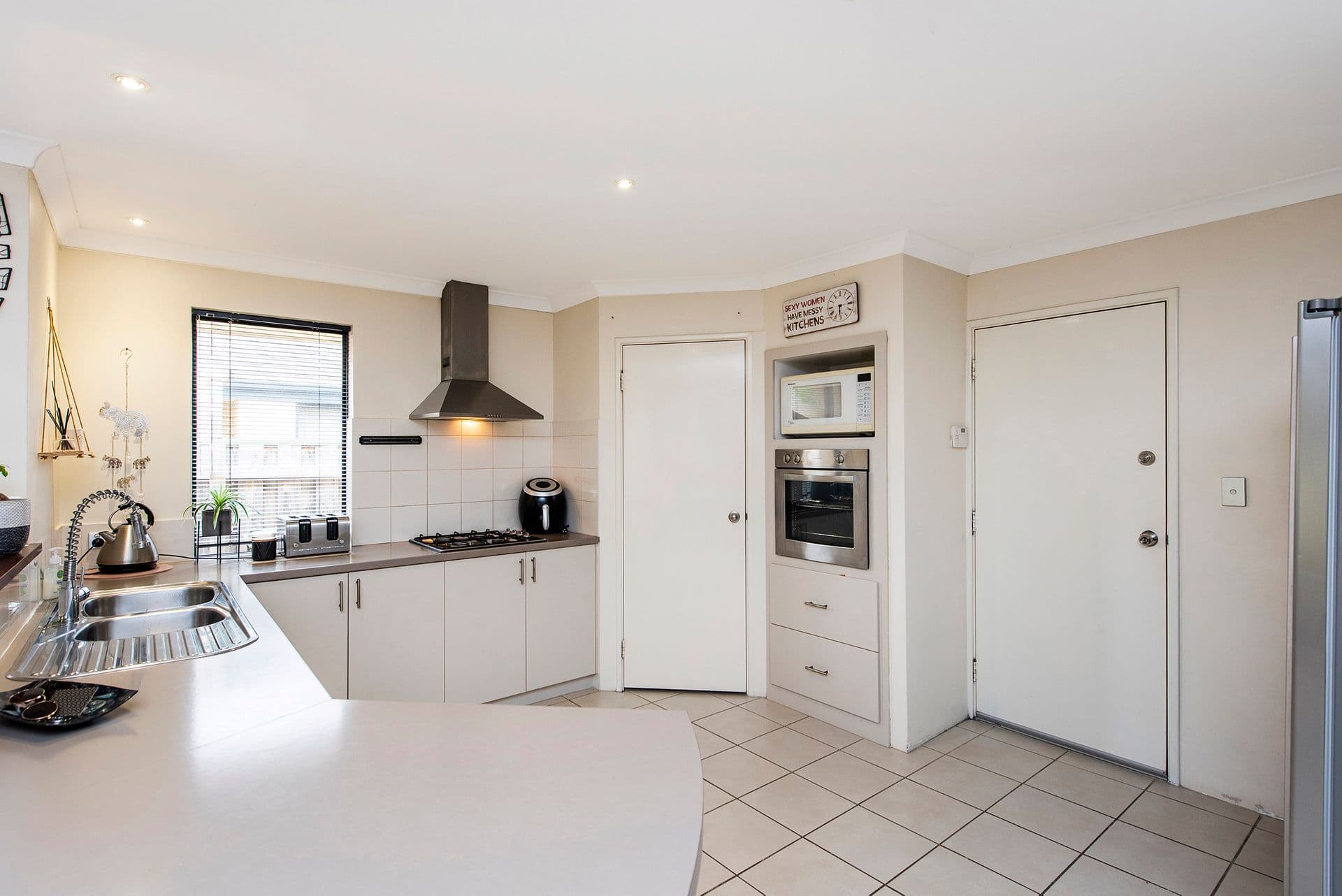 6 Quandong Parkway, Halls Head, WA, 6210, Halls Head - Thumbnail 2