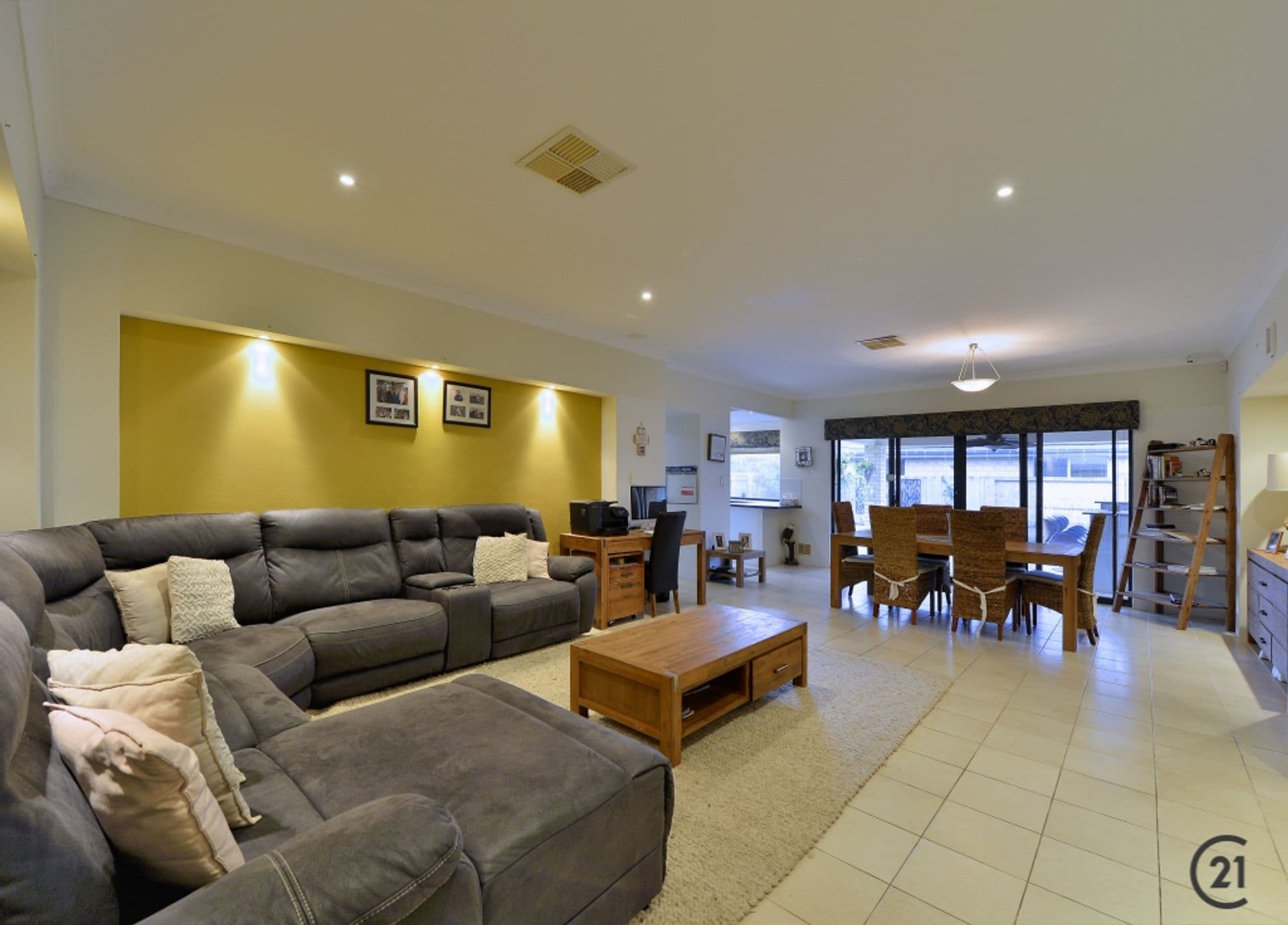 4 Dalona Parkway, Lakelands, WA, 6180, Lakelands - Thumbnail 4