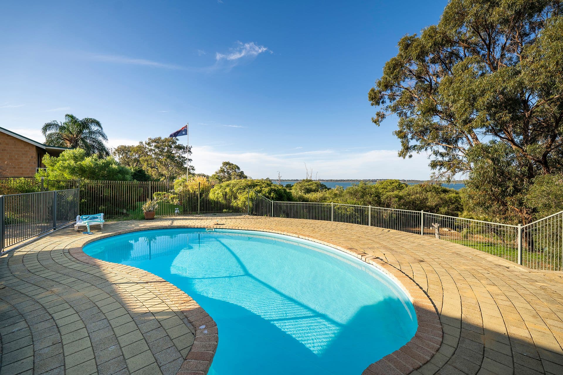 4 Acacia Close, Bouvard, WA, 6211, Bouvard - Thumbnail 2