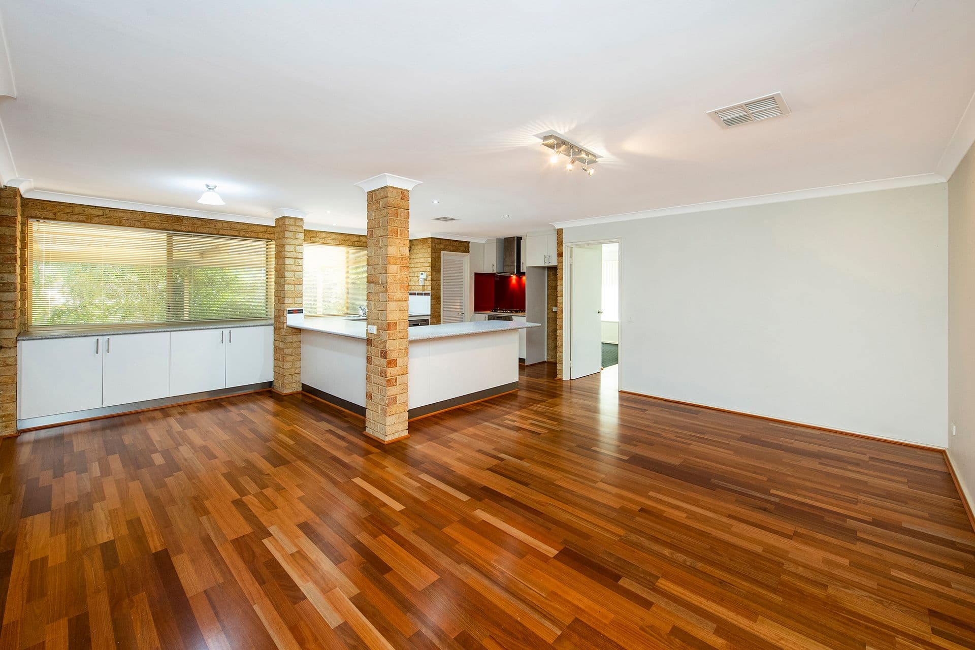 18 Seawind Drive, Silver Sands, WA, 6210, Silver Sands - Thumbnail 2