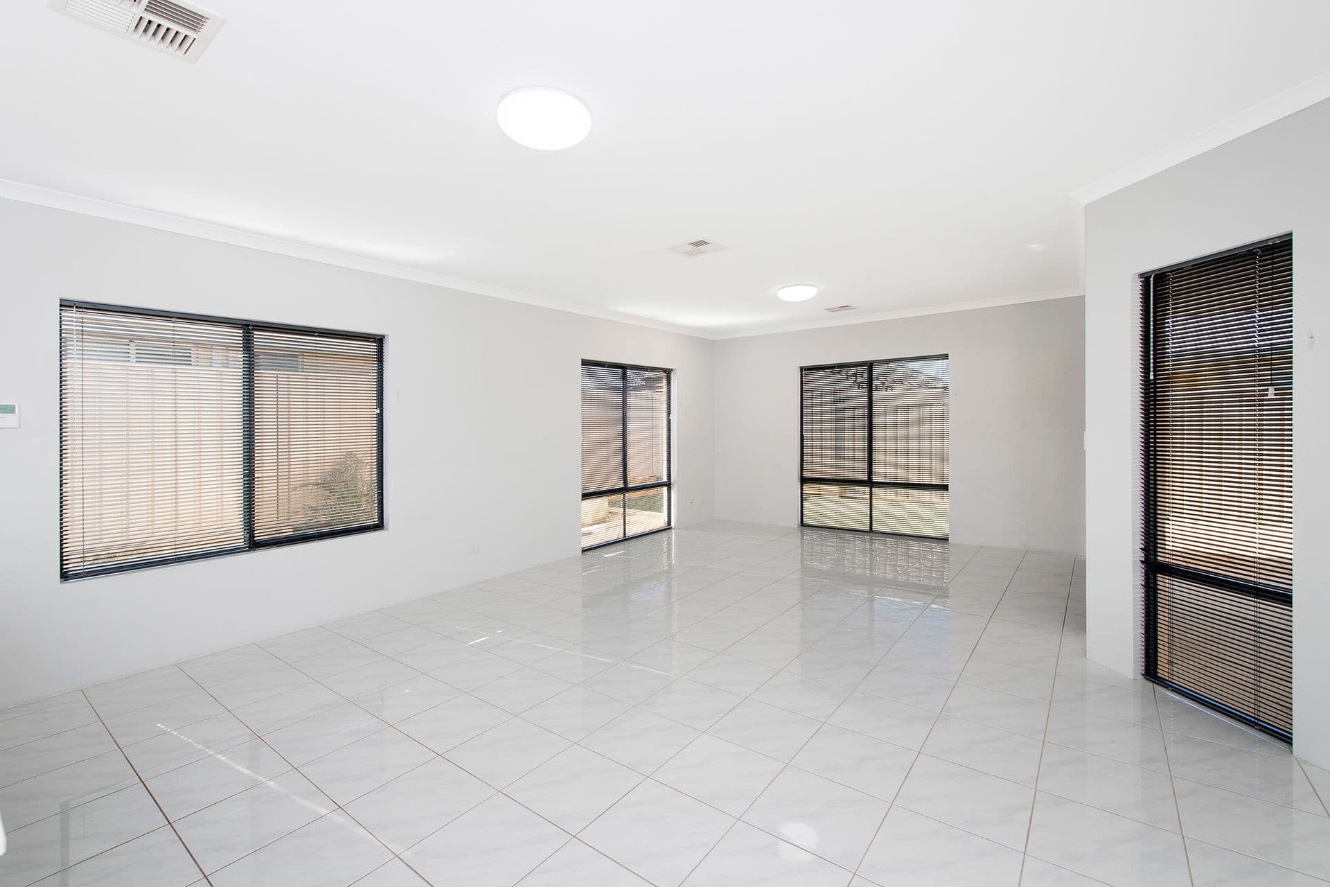 6 Aquamarine Parade, Karnup, WA, 6176, Karnup - Thumbnail 3