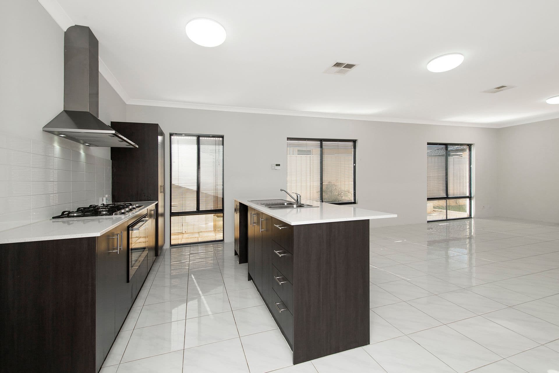 6 Aquamarine Parade, Karnup, WA, 6176, Karnup - Thumbnail 8
