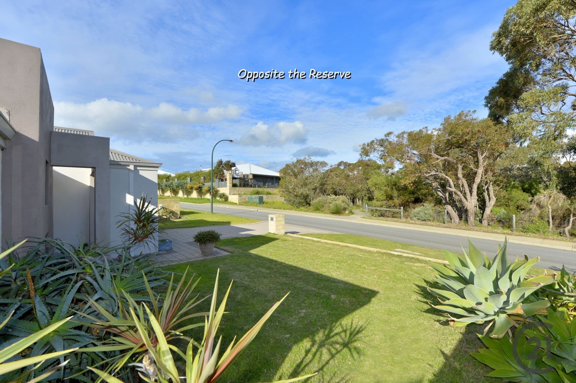 90 Touchstone Drive, Dawesville, WA, 6211, Dawesville - Thumbnail 2
