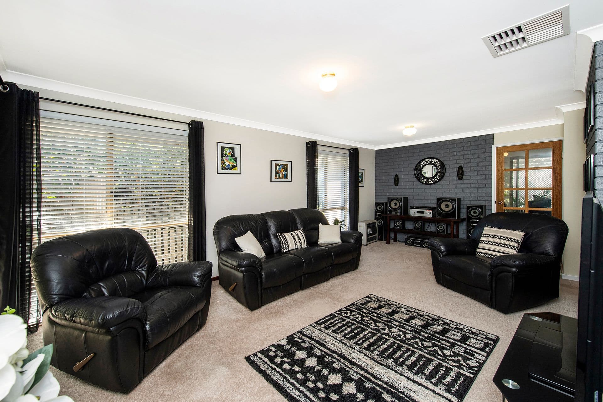15 Portmarnock Circle, Halls Head, WA, 6210, Halls Head - Thumbnail 2