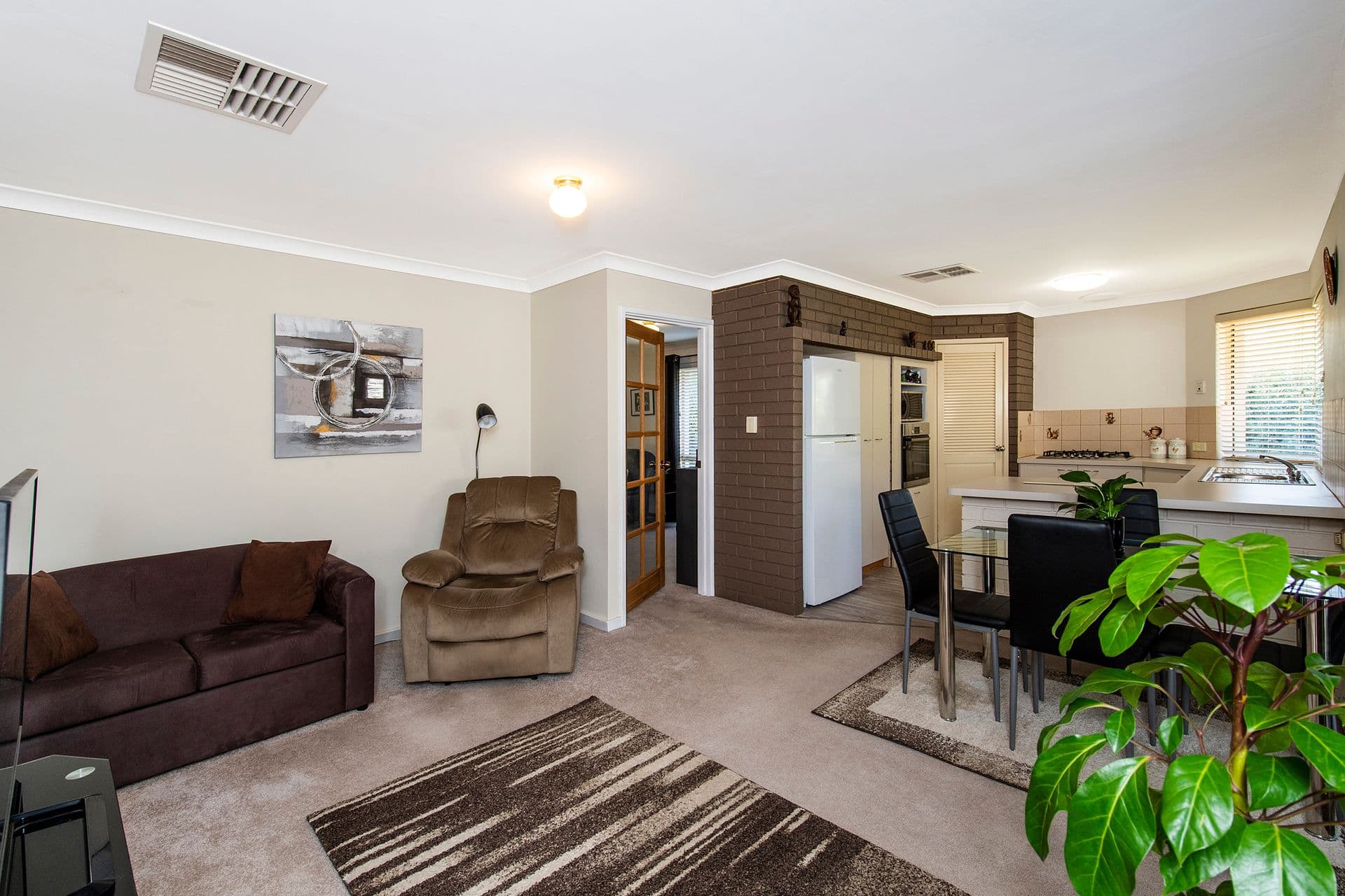 15 Portmarnock Circle, Halls Head, WA, 6210, Halls Head - Thumbnail 3