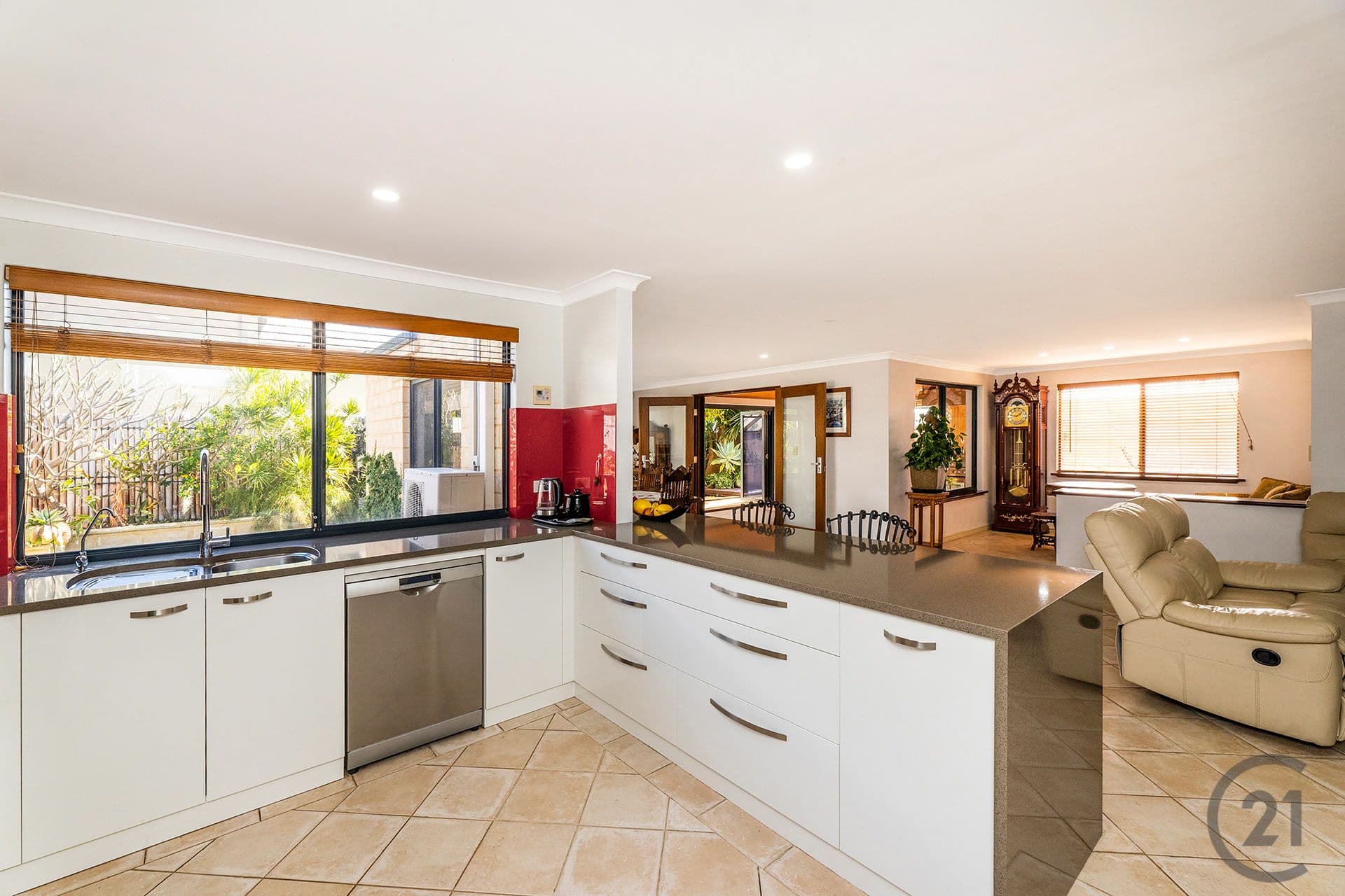 82 Baloo Crescent, Wannanup, WA, 6210, Wannanup - Thumbnail 6