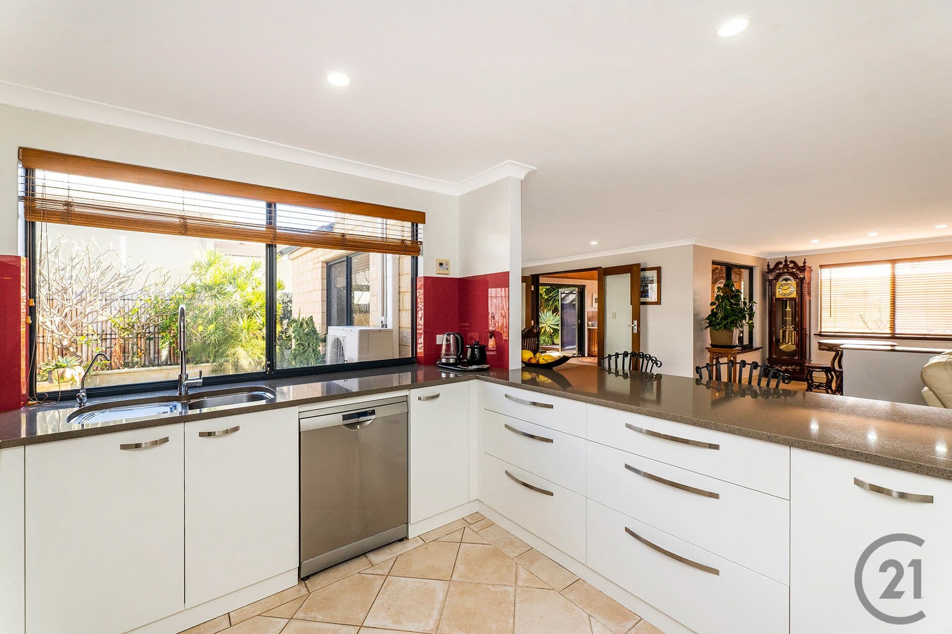 82 Baloo Crescent, Wannanup, WA, 6210, Wannanup - Thumbnail 5