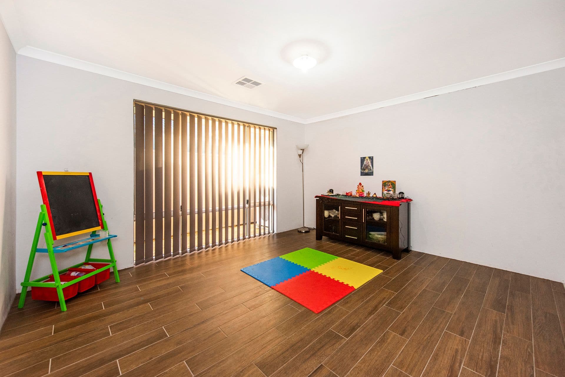 11 Aquamarine Parade, Karnup, WA, 6176, Karnup - Thumbnail 4