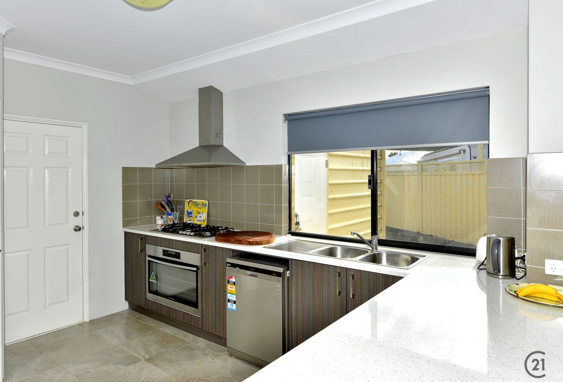 14 Potter Way, Pinjarra, WA, 6208, Pinjarra - Thumbnail 2