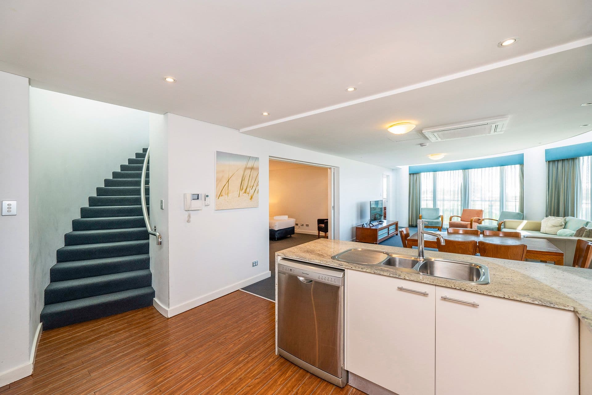 3304/16 Dolphin Drive, Mandurah, WA, 6210, Mandurah - Thumbnail 4