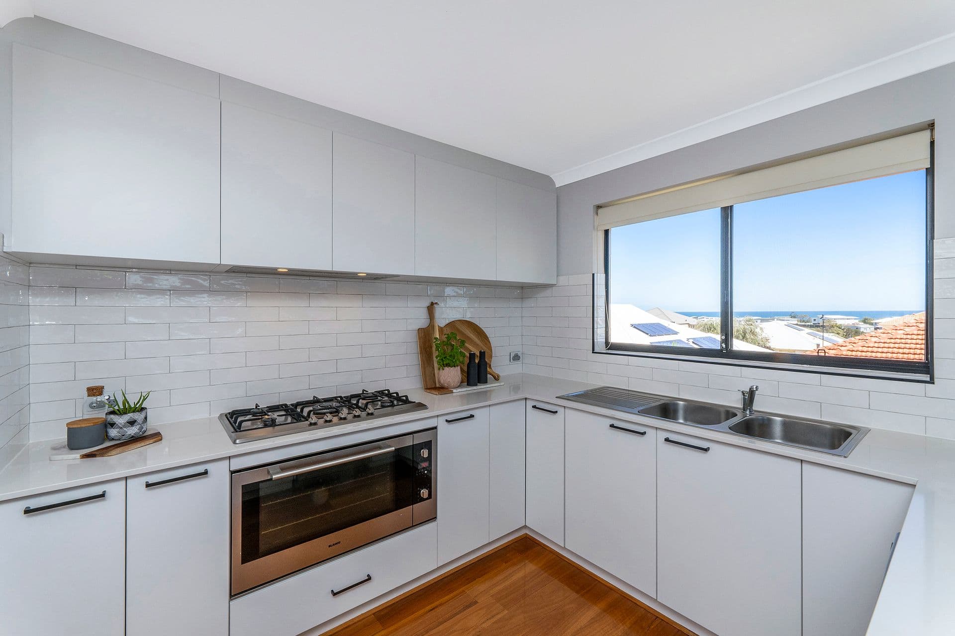 4 Seaview Place, Wannanup, WA, 6210, Wannanup - Thumbnail 3