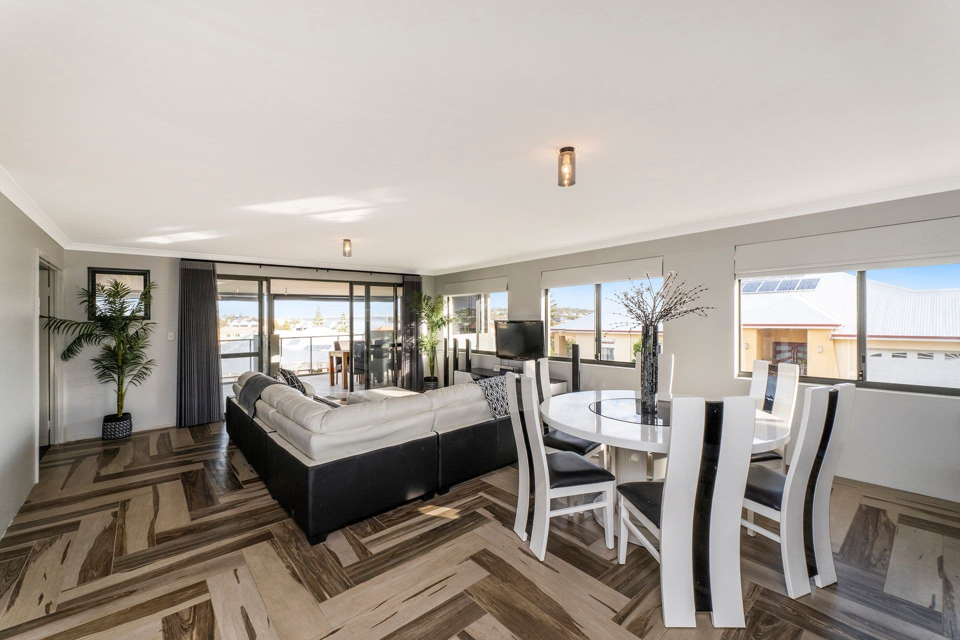 48 Voyager Close, Wannanup, WA, 6210, Wannanup - Thumbnail 6