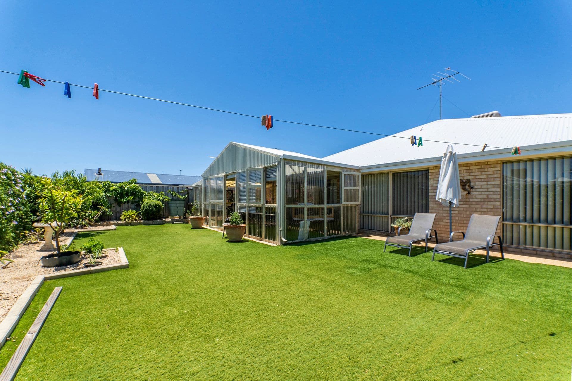 1 Marsdenia Road, Halls Head, WA, 6210, Halls Head - Thumbnail 2