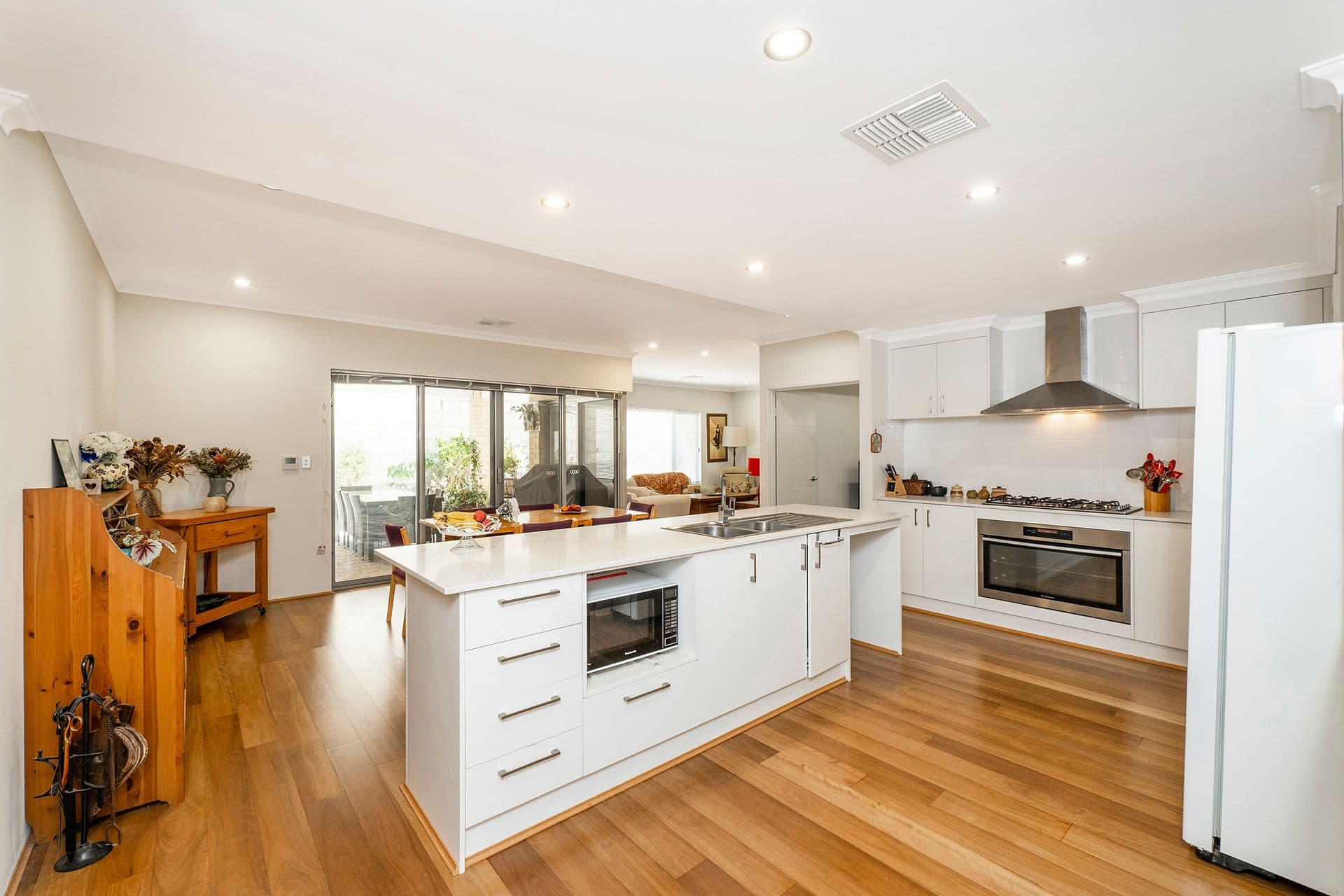 11 Hawley Way, Madora Bay, WA, 6210, Madora Bay - Thumbnail 3