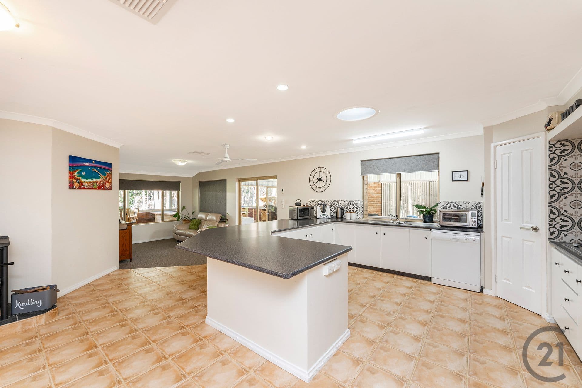 10 Yalgorup Drive, Bouvard, WA, 6211, Bouvard - Thumbnail 6