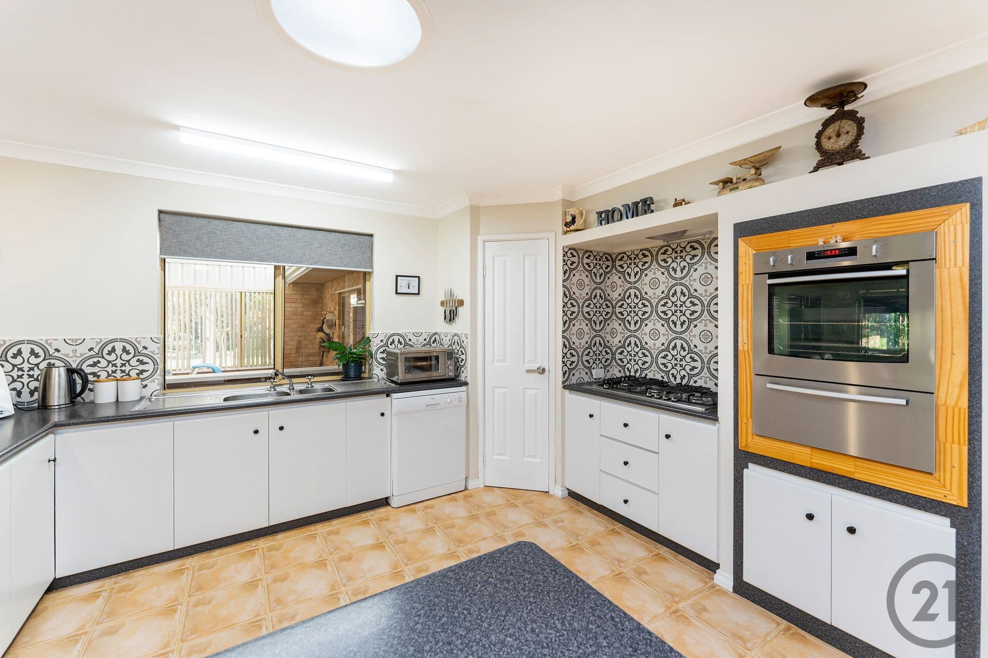 10 Yalgorup Drive, Bouvard, WA, 6211, Bouvard - Thumbnail 7