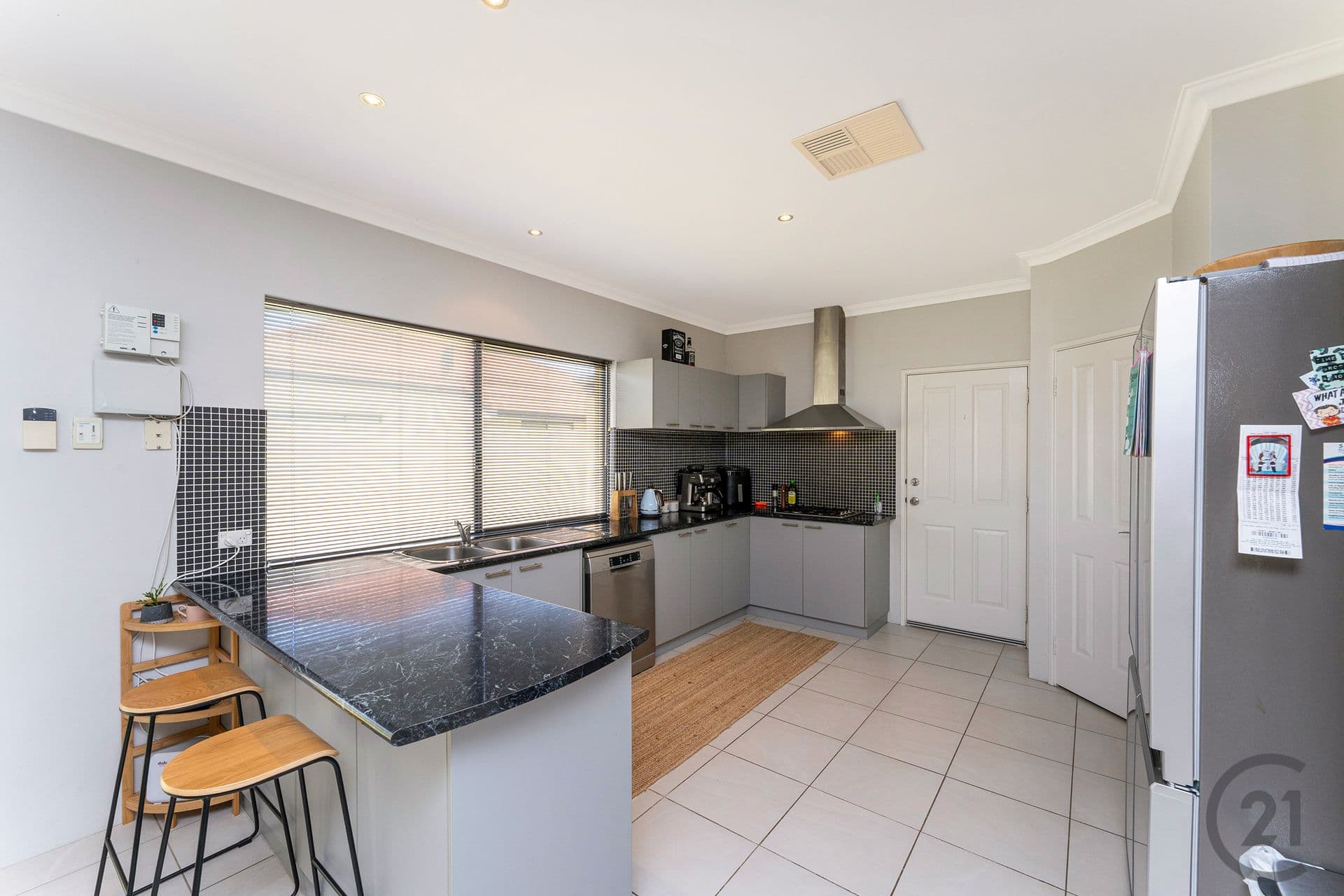 20 Lord Hobart Drive, Madora Bay, WA, 6210, Madora Bay - Thumbnail 4