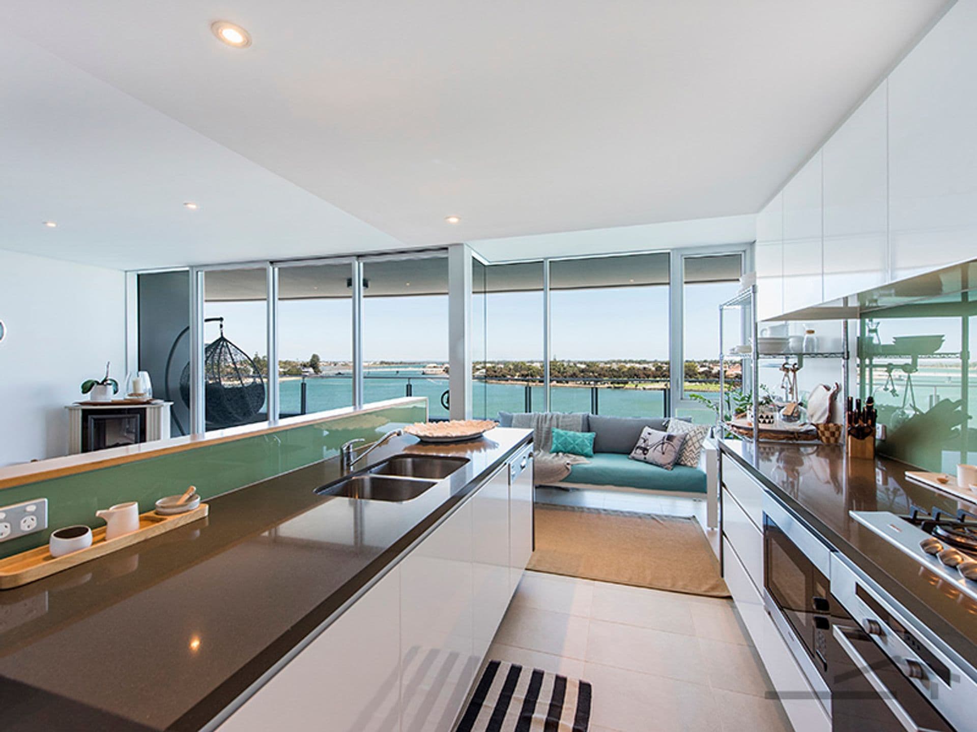 702/5 Marco Polo Drive, Mandurah, WA, 6210, Mandurah - Thumbnail 2