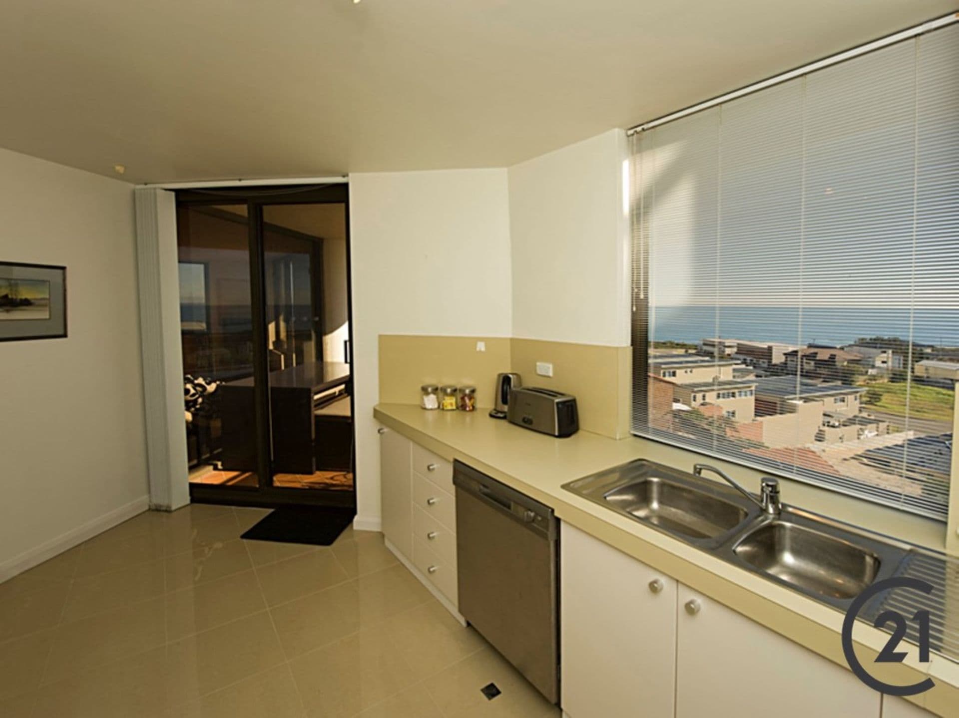 20/6A Valley Road, Halls Head, WA, 6210, Halls Head - Thumbnail 3