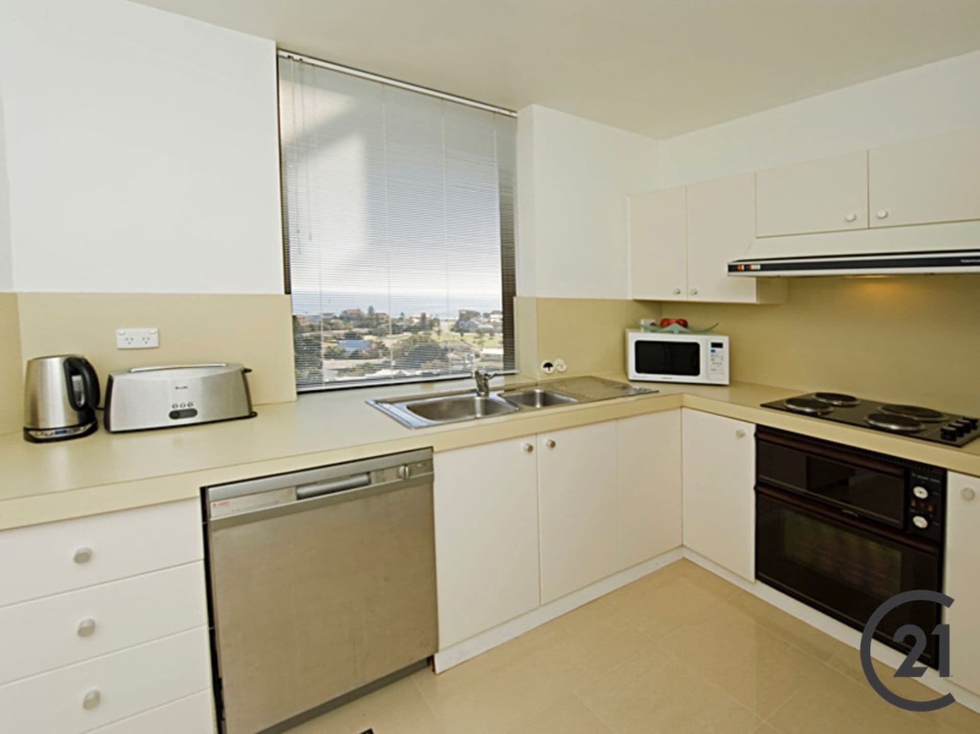 20/6A Valley Road, Halls Head, WA, 6210, Halls Head - Thumbnail 4