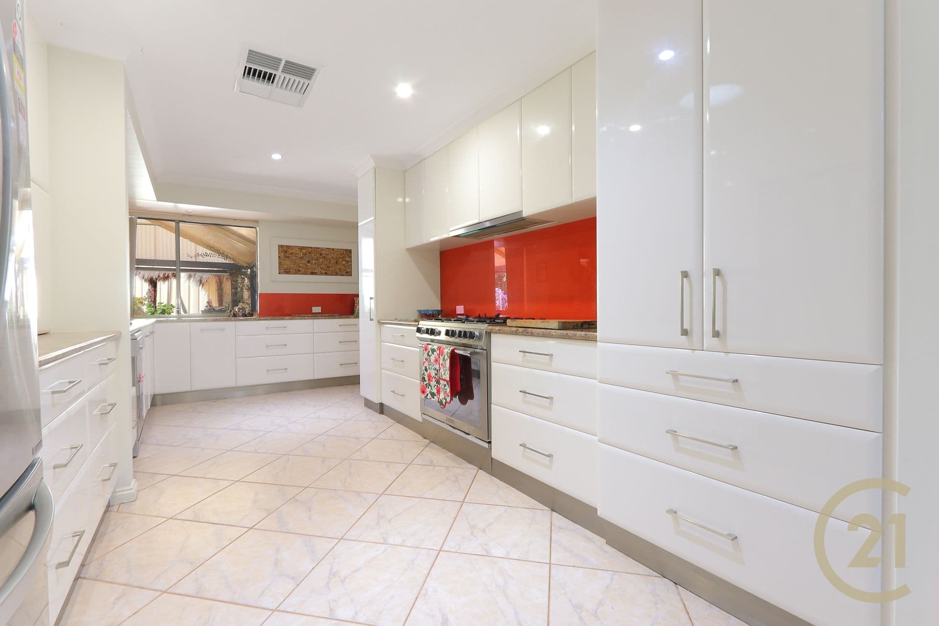 26 Caravel Way, Halls Head, WA, 6210, Halls Head - Thumbnail 2