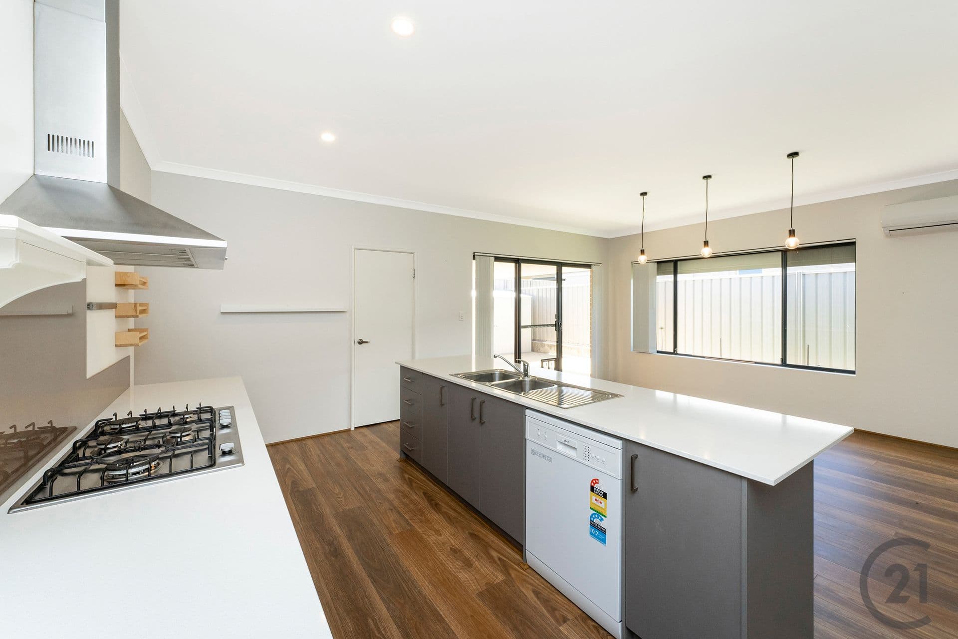 7 Aquamarine Parade, Karnup, WA, 6176, Karnup - Thumbnail 5