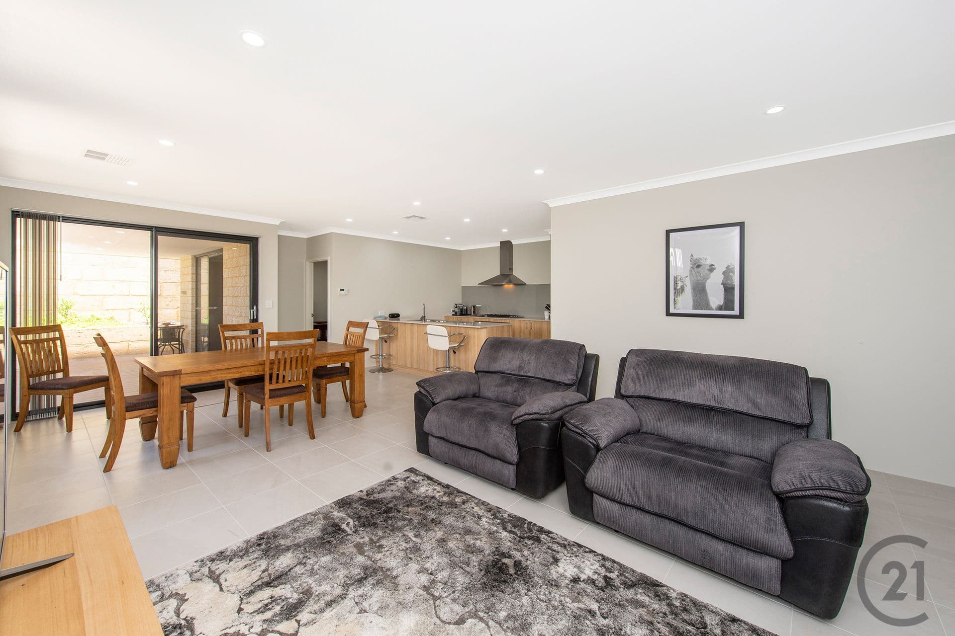 16 Picton Road, Lakelands, WA, 6180, Lakelands - Thumbnail 3