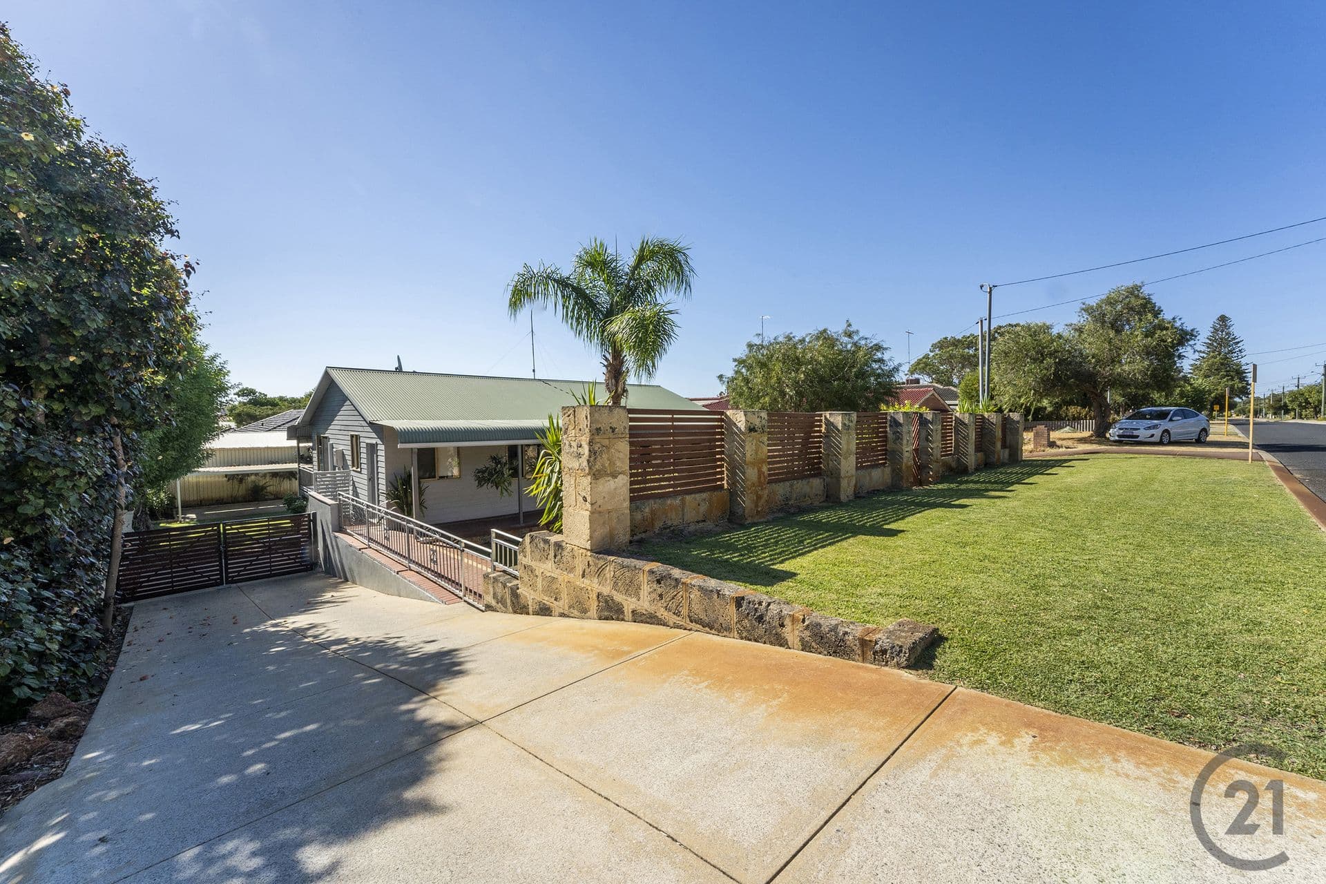 4 Perseus Road, Silver Sands, WA, 6210, Silver Sands - Thumbnail 4